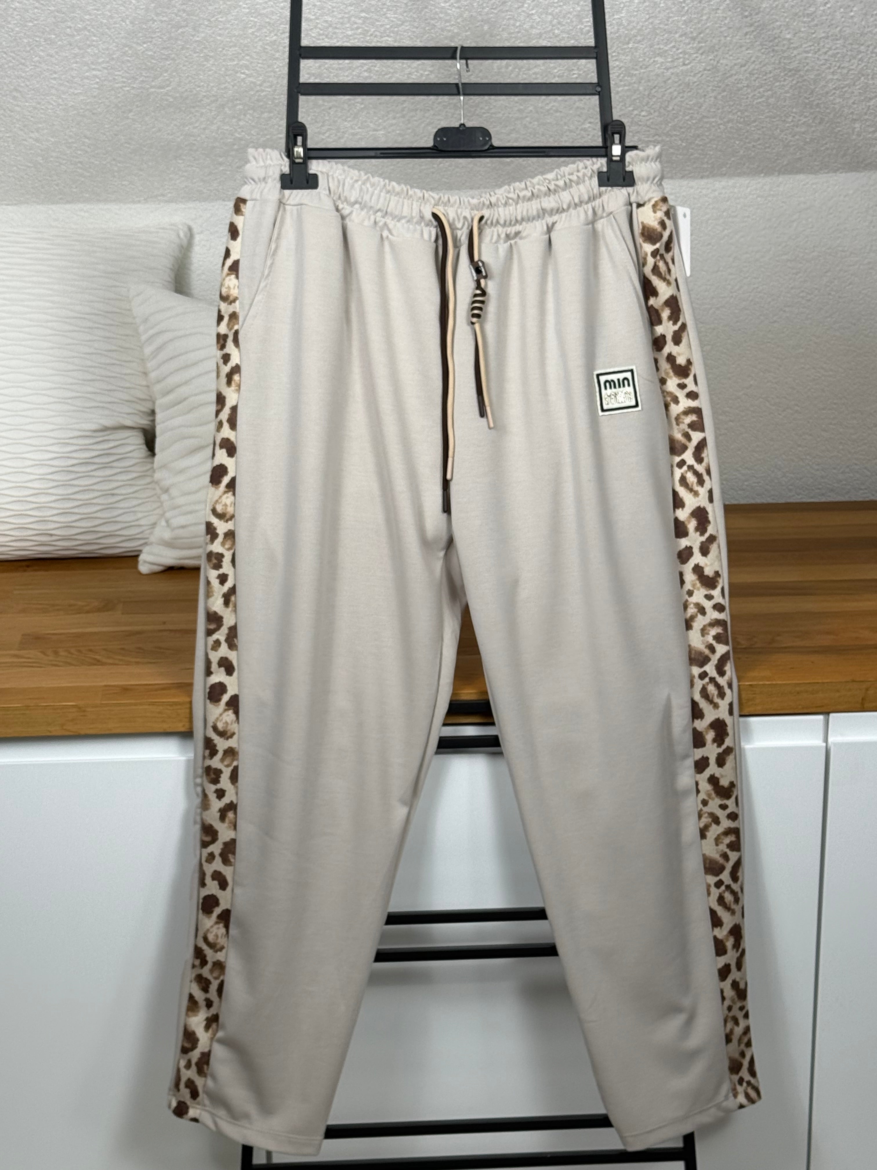 Damen Jogpant „Fluffi“ mit Animalprint Einheitsgrösse Gr. 44 - 52 in 5 Farben