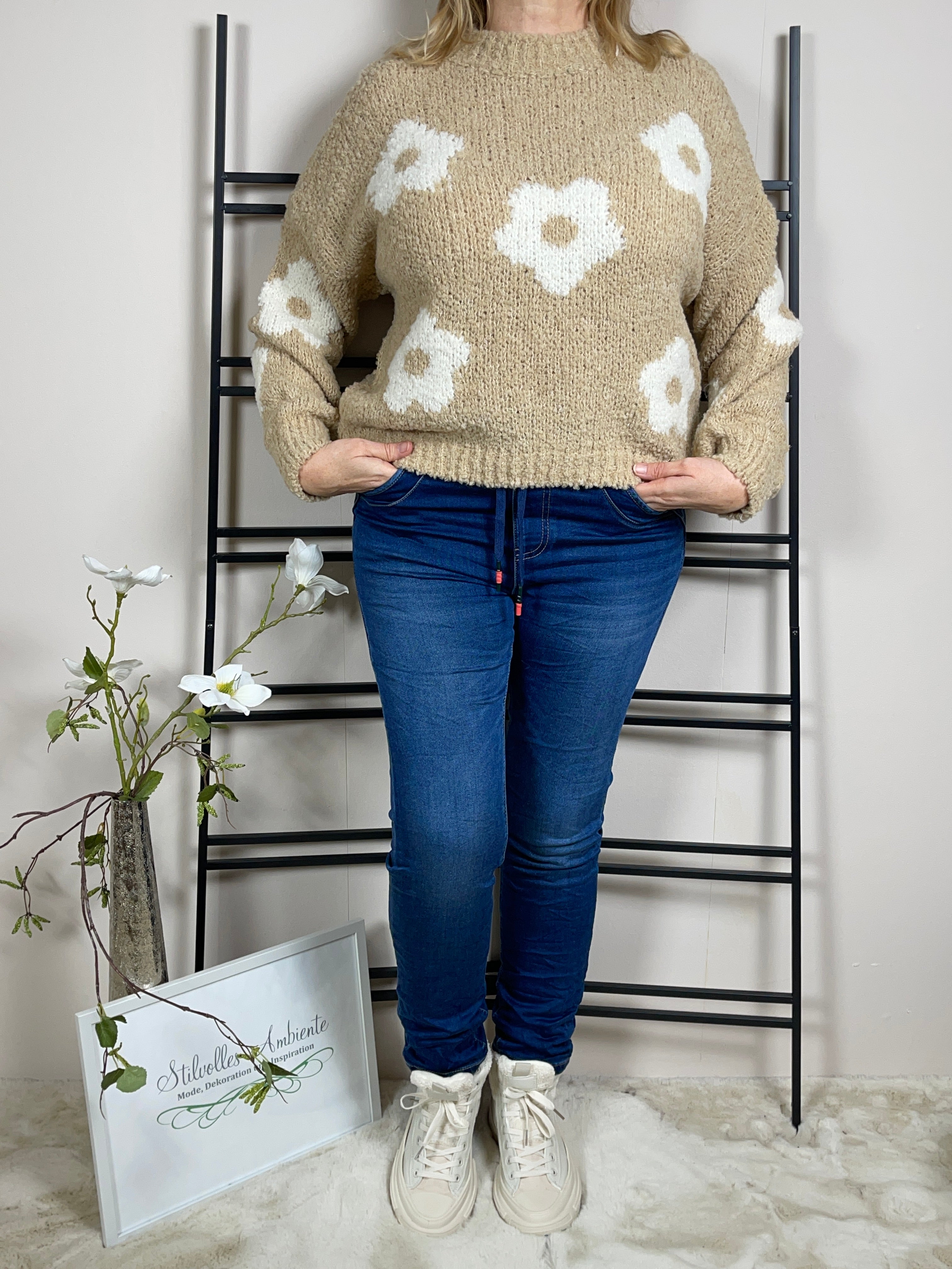 !!!!KEINE RETOURE MÖGLICH!!!! 
Pullover „Flower“ Einheitsgrösse Gr. 36 - 42