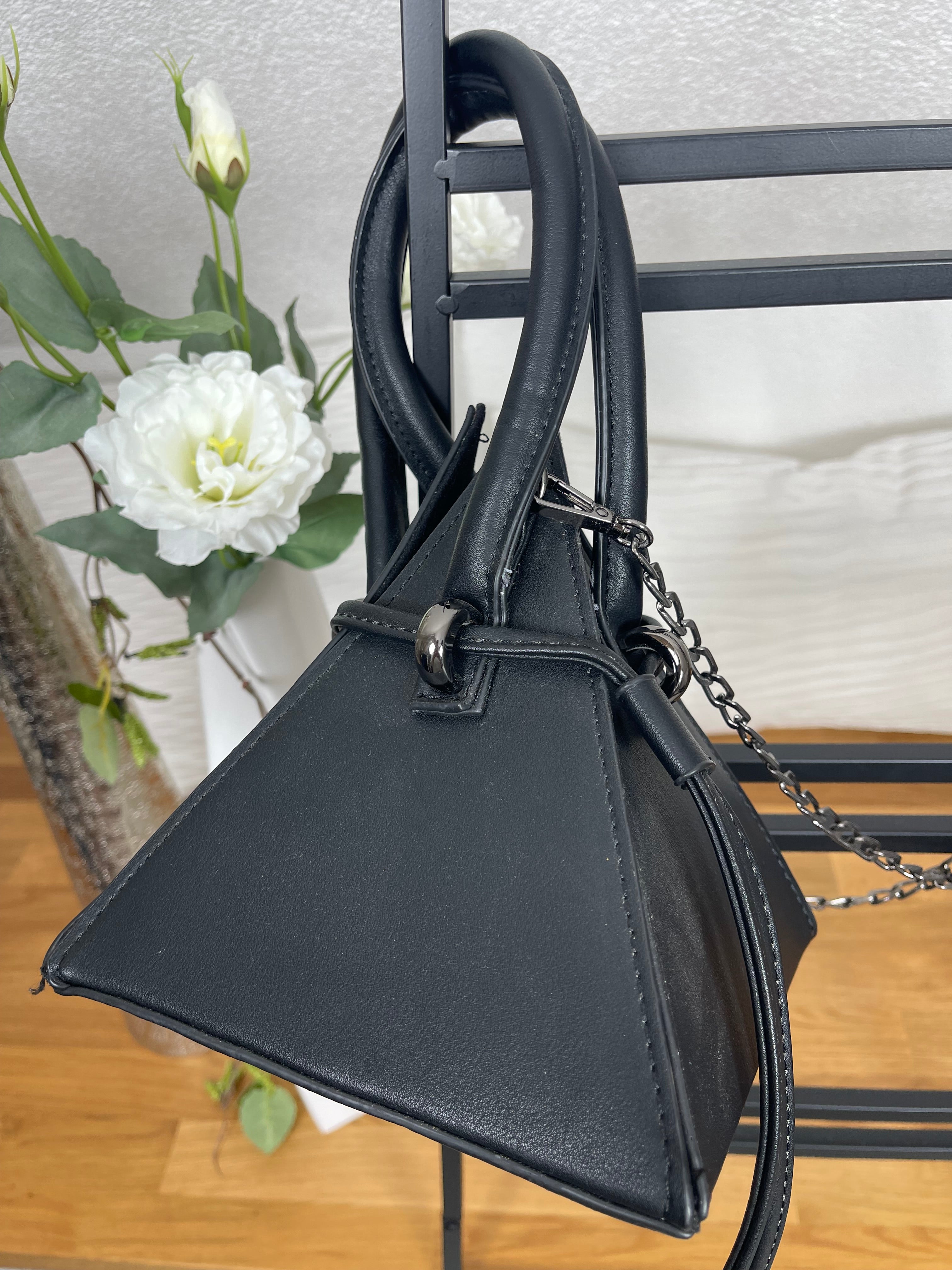 Elegante sehr edle Schulter - Tasche aus PU - Leder in schwarz