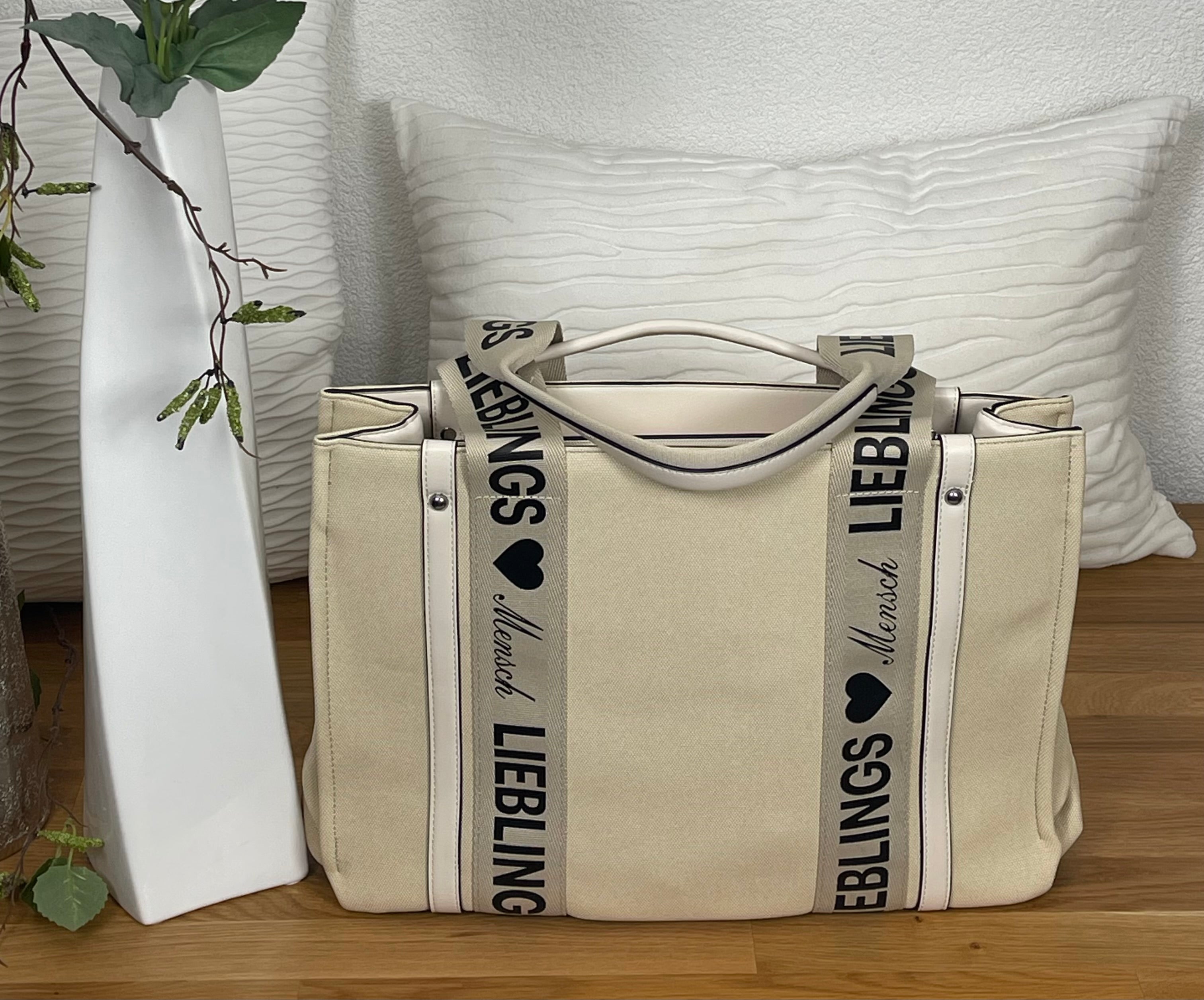 Elegante geräumige Schulter - Tasche „Lieblingsmensch“ in hellbeige