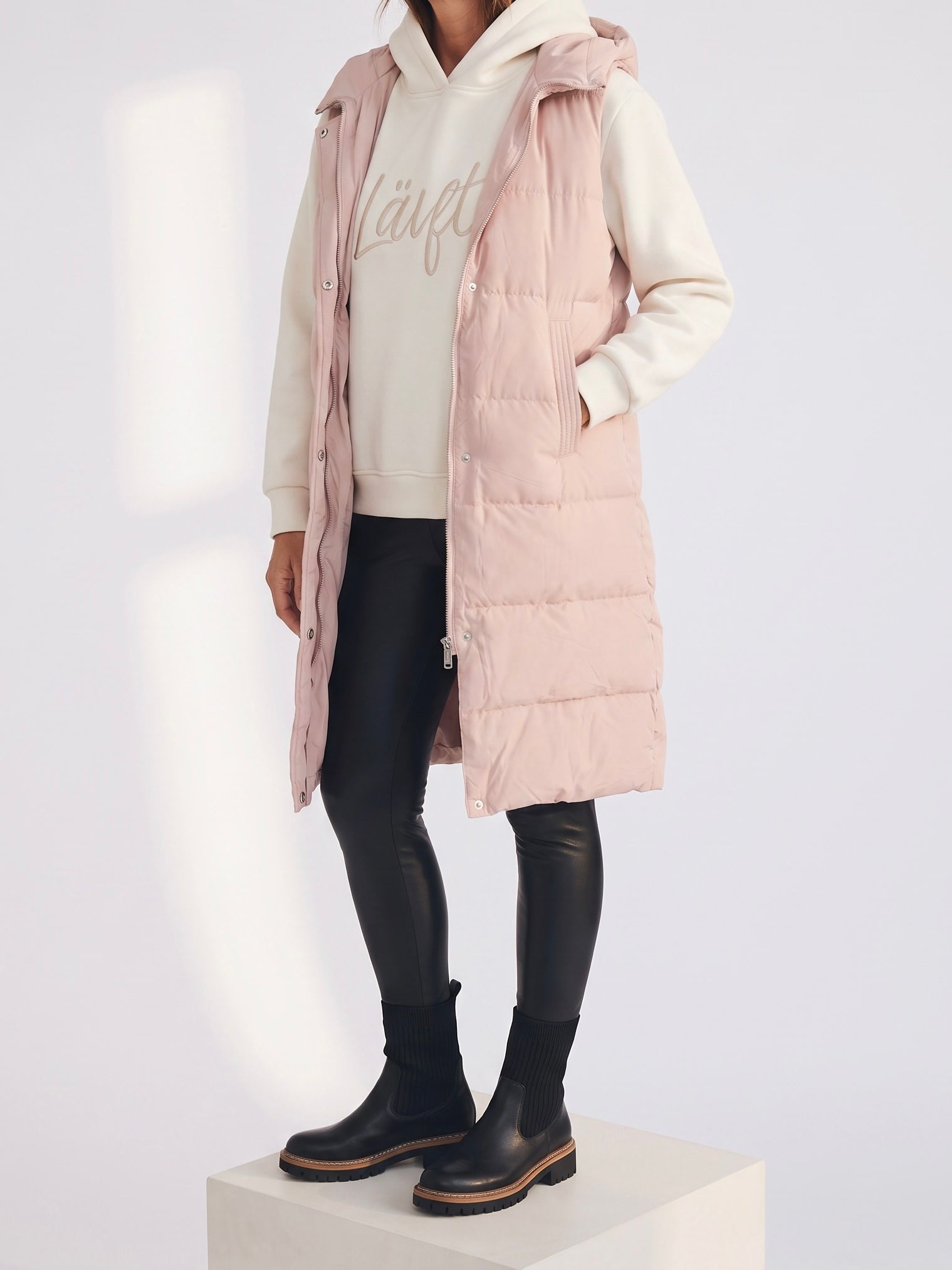 Ärmelloser mollig warmer Mantel in rosa
