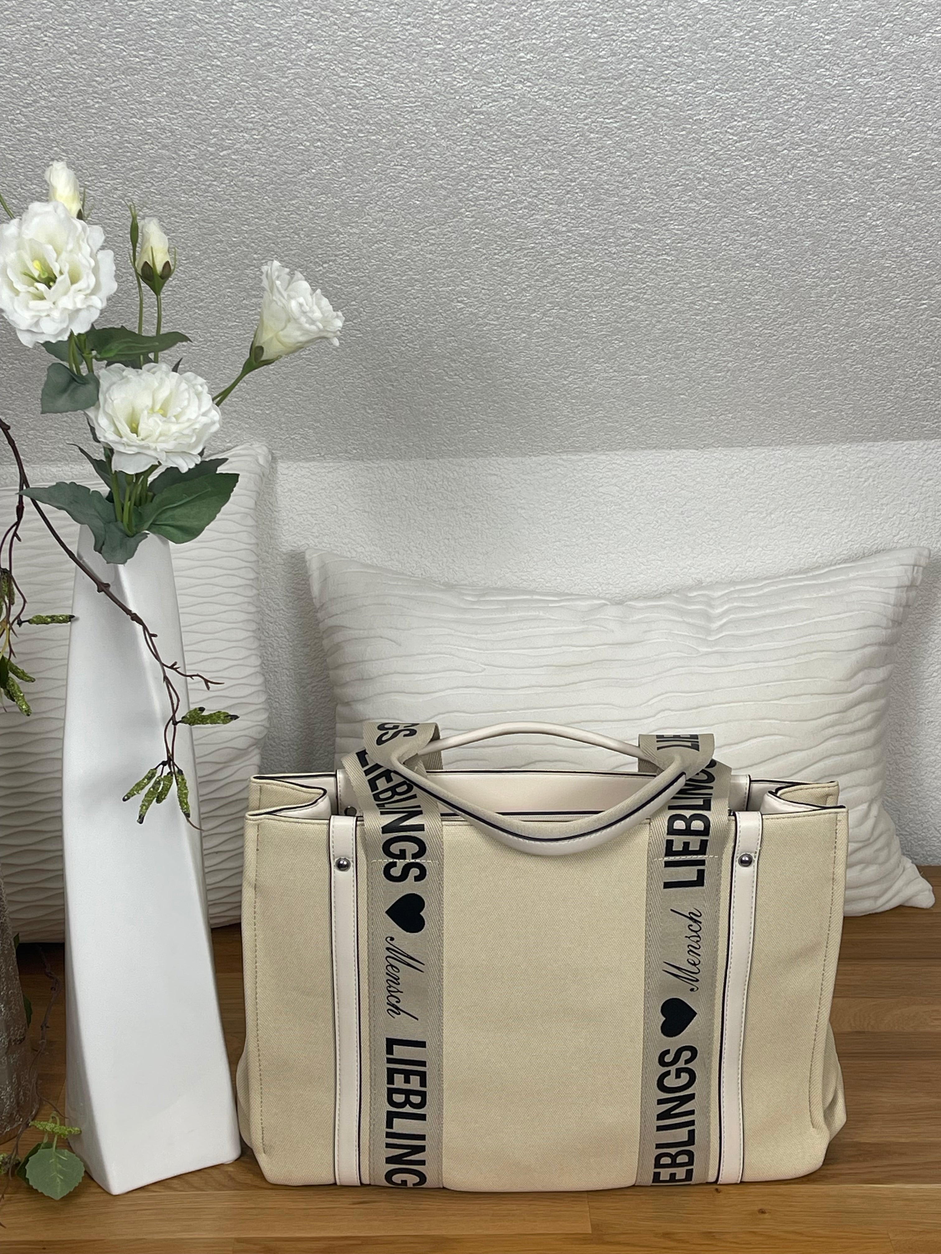 Elegante geräumige Schulter - Tasche „Lieblingsmensch“ in hellbeige