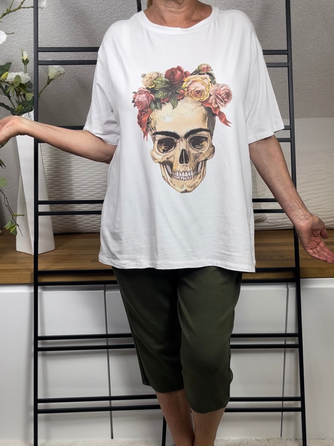 !!!!KEINE RETOURE MÖGLICH!!!! Damen - T - Shirt „Totenkopf“ Einheitsgrösse Gr. 40 - 44/46 in 3 Varianten