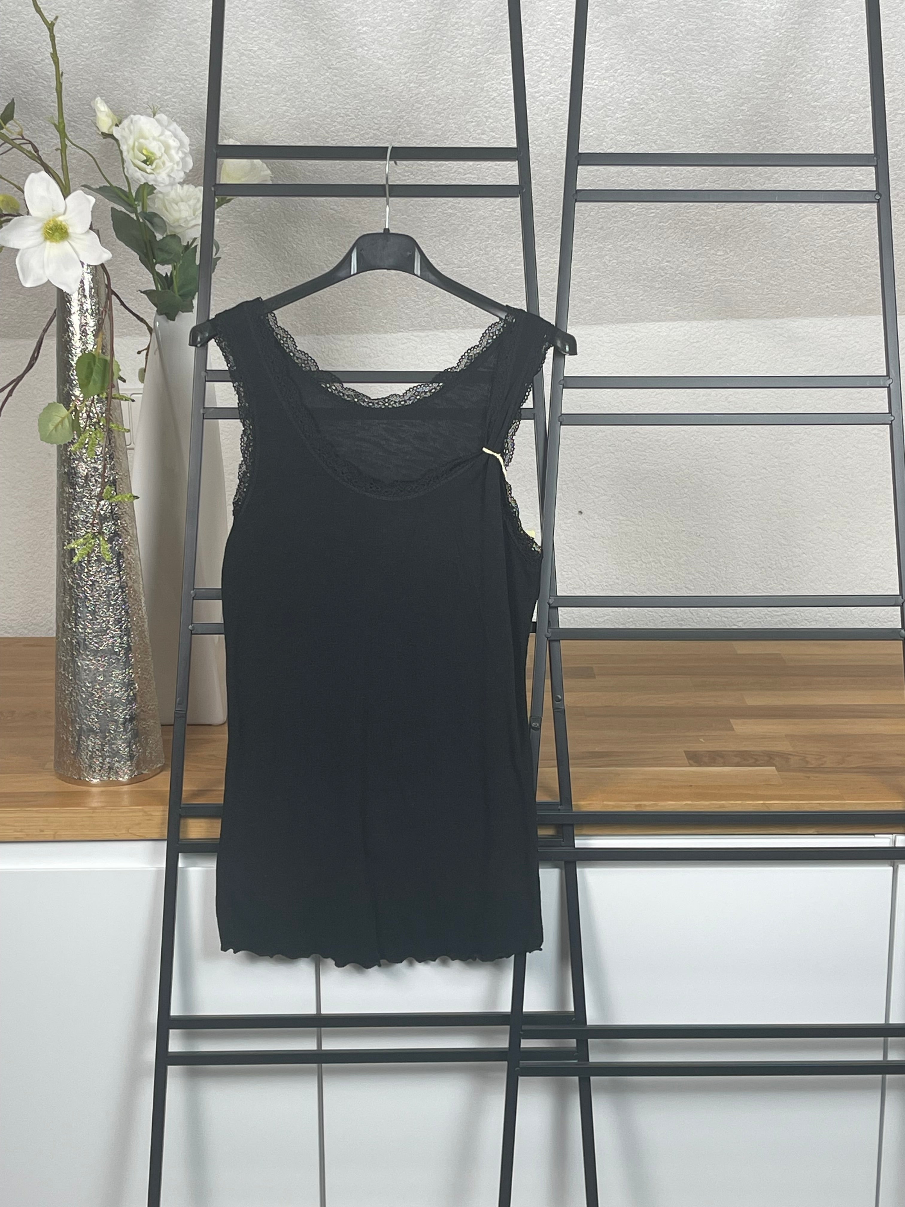 !!!!KEINE RETOURE MÖGLICH!!!! Top mit Spitze Einheitsgröße Gr. 38 - 42 in 3 Farben