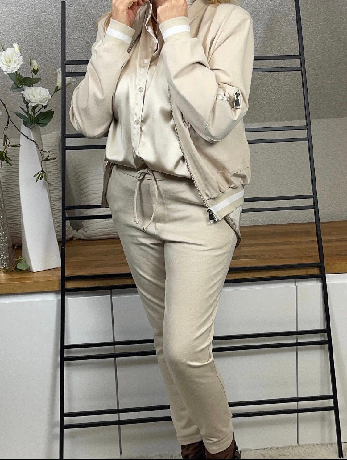 Hochwertiger eleganter Blouson Gr. 36 - 44 in hellbeige