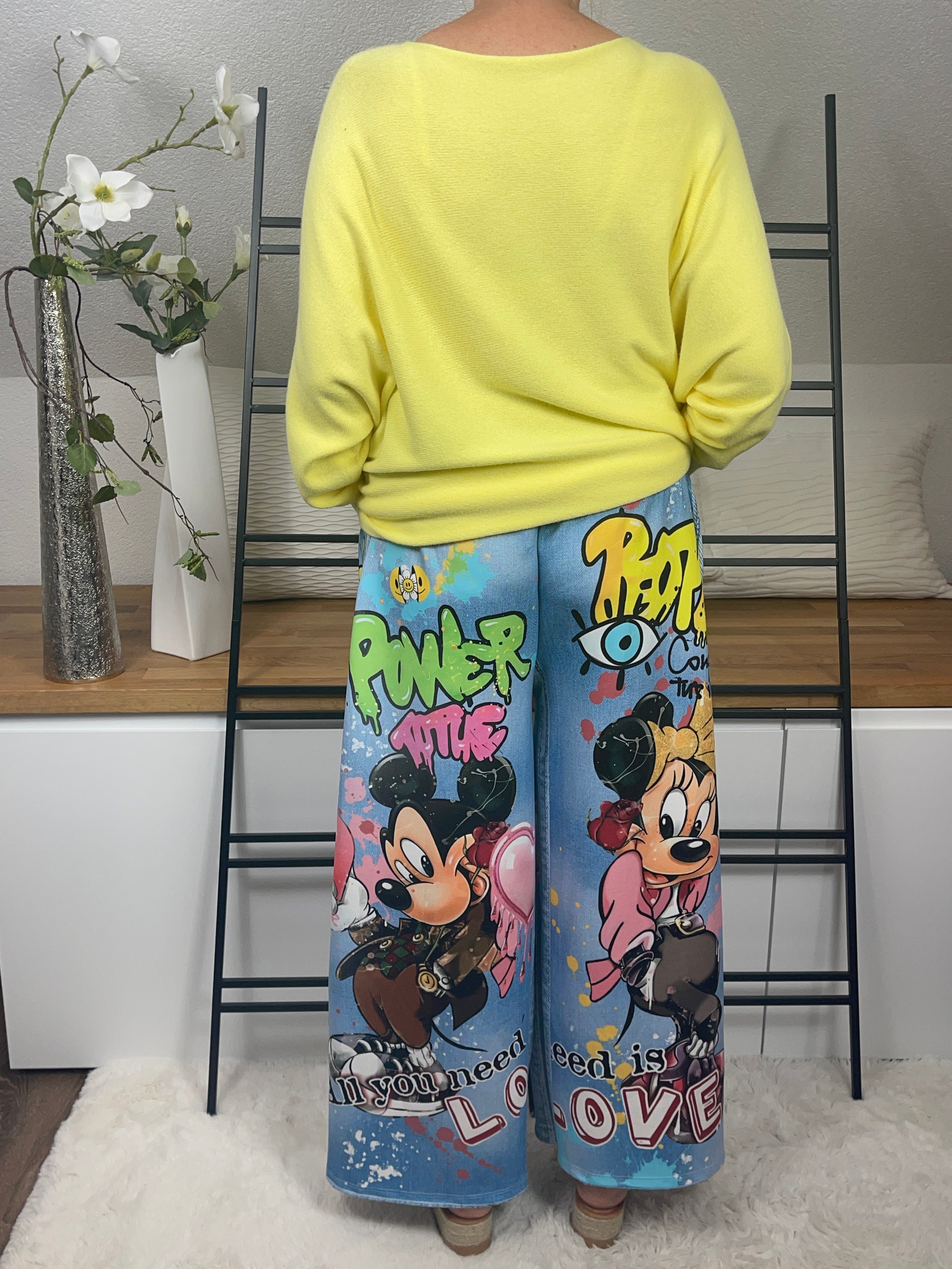 !!!!KEINE RETOURE MÖGLICH !!!!Elegante weite Damen - Jogpant „Mickey - Minney“ mit „3 D“ Effekt Einheitsgrösse Gr. 44 - 54 in 5 Varianten