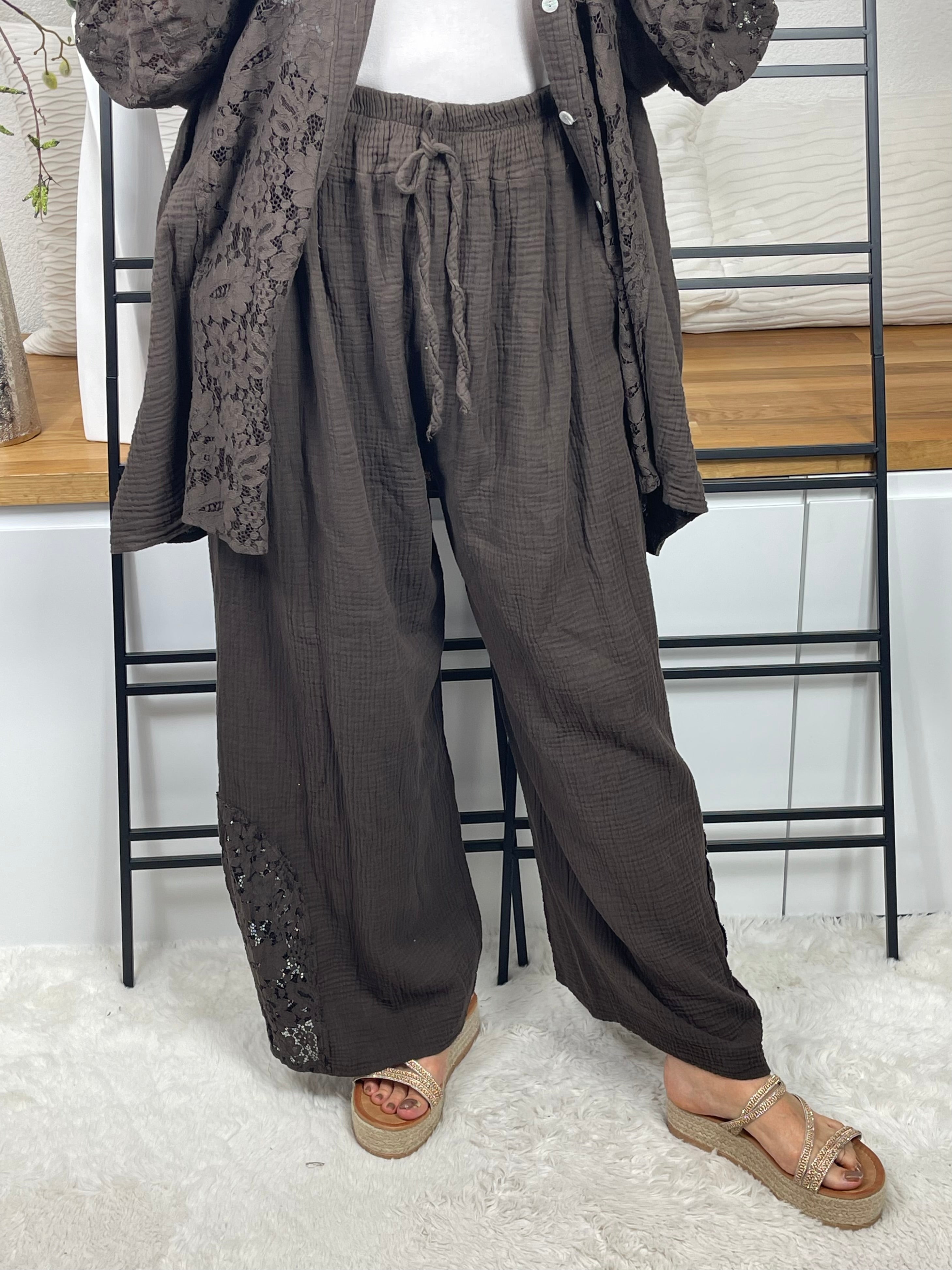 Elegante Damen - „Musselin“ Jogpant mit Spitze Einheitsgröße Gr. 44 - 50 in 3 Farben