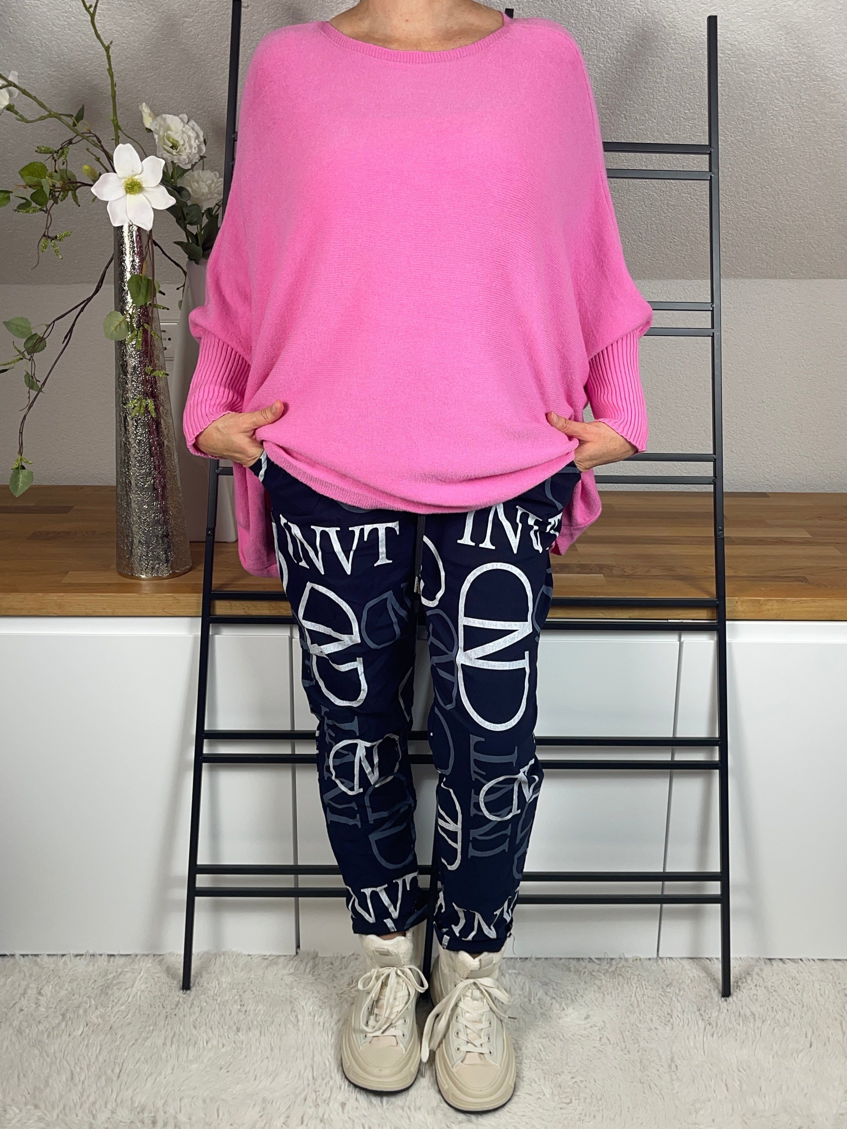 •	Jogginghose mit Schriftzug
	•	JogPant mit Buchstaben
	•	Jogginghose mit Print
	•	Jogginghose mit Lettern
	•	Jogginghose bedruckt
	•	Bedruckte JogPant
	•	Jogginghose mit Text
	•	Jogger mit Schriftzug