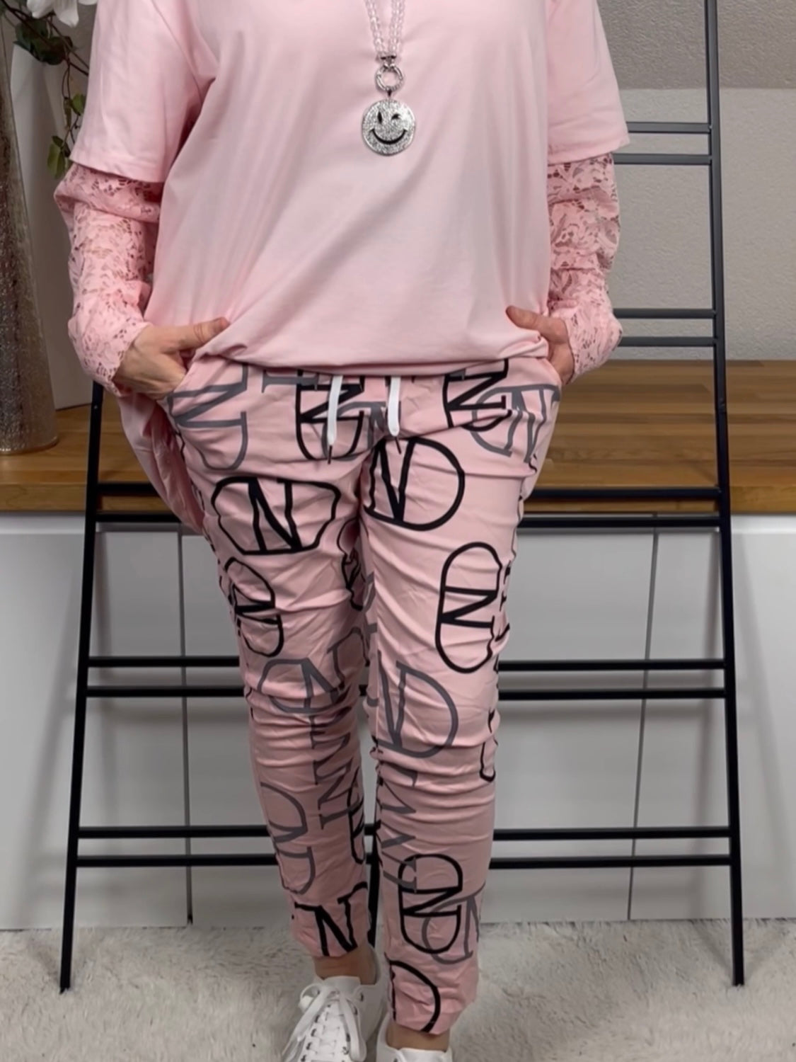 !!!!KEINE RETOURE MÖGLICH!!!! Jogpant „Letter“ Gr. 40 - 44 in 11 Farben