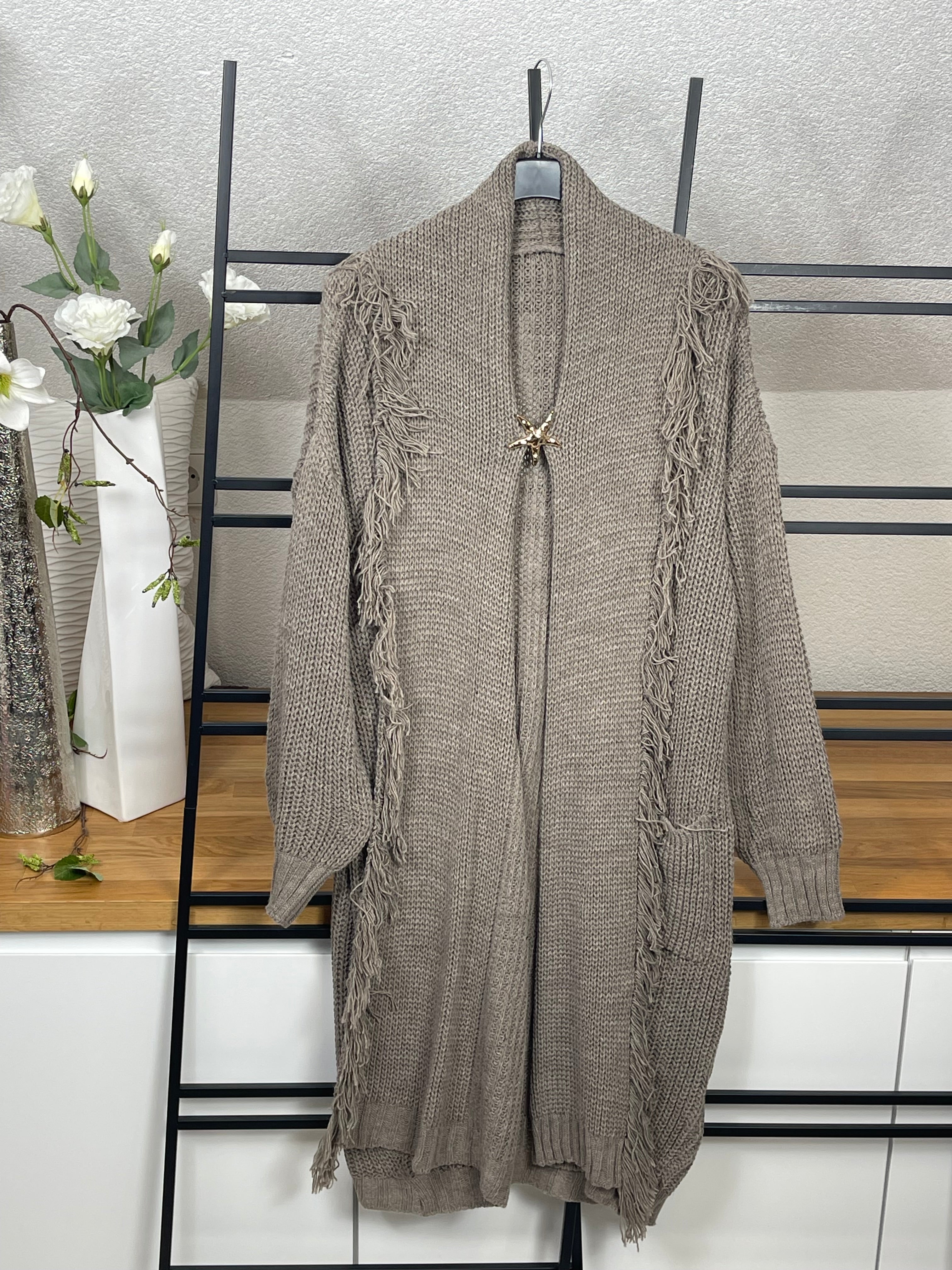 Damen Strickmantel mit Brosche Einheitsgrösse Gr. 38 - 54 in 7 Farben