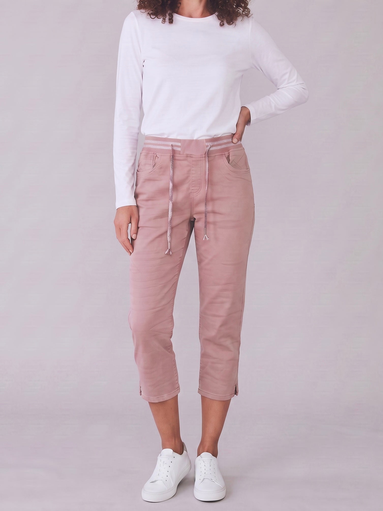 3/4 Jeans mit Kordel und auffälligem Bund in rose
