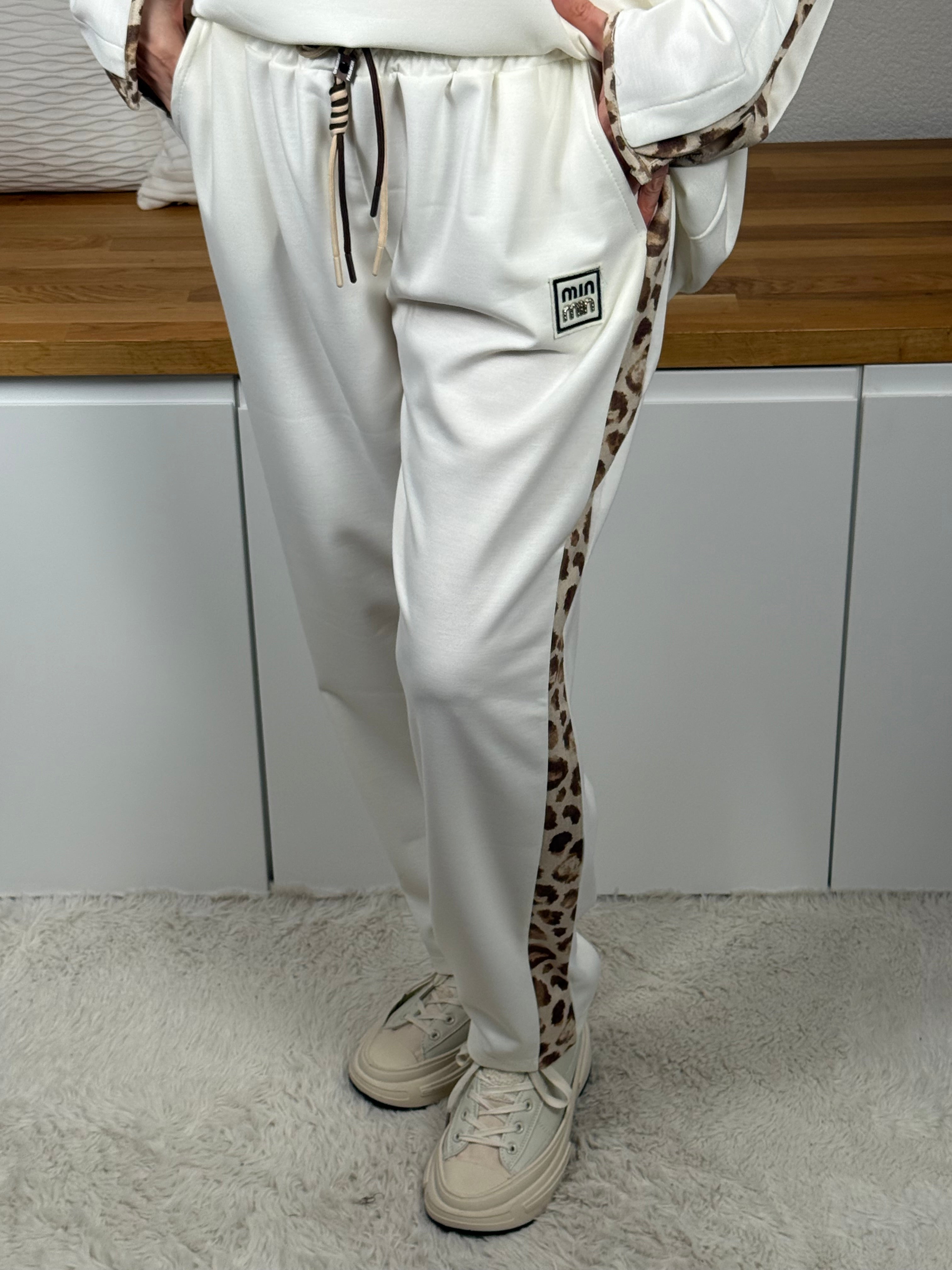 Damen Jogpant „Fluffi“ mit Animalprint Einheitsgrösse Gr. 44 - 52 in 5 Farben