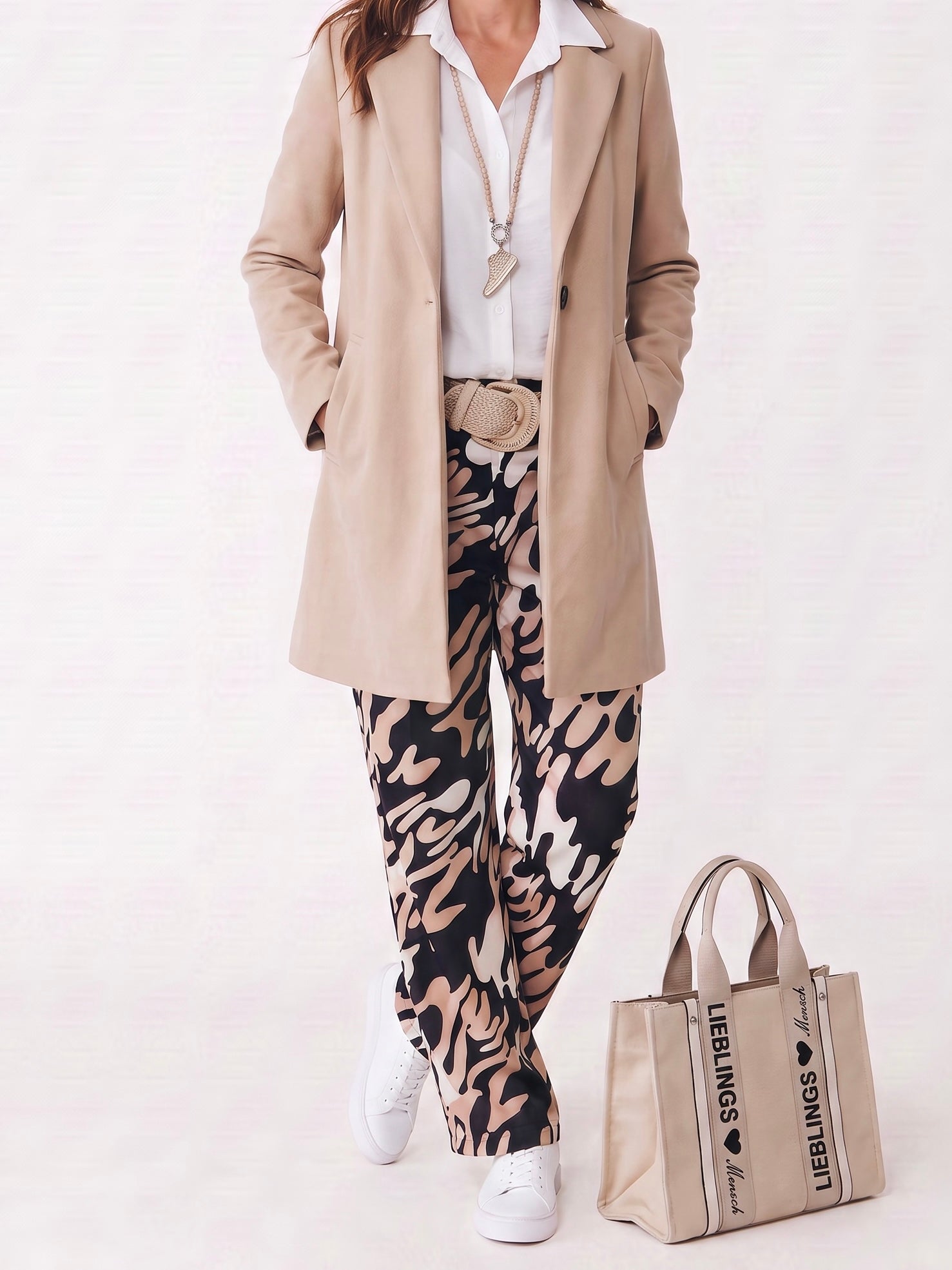 Eleganter Kurz - Wollmantel in beige in beige