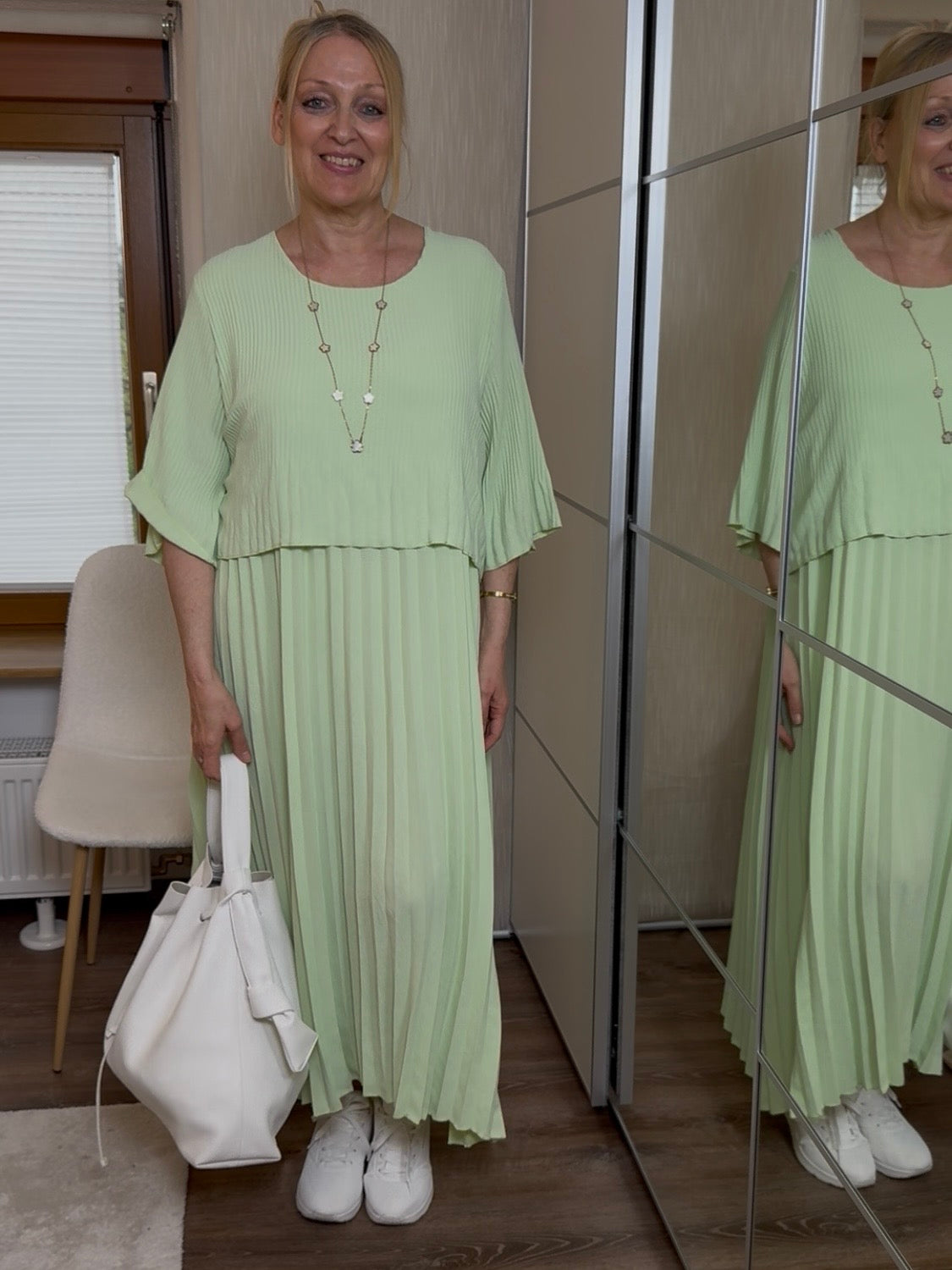 Tolles „Plissee“ Maxi Kleid Einheitsgröße Gr. 44 - 50 in 3 Farben