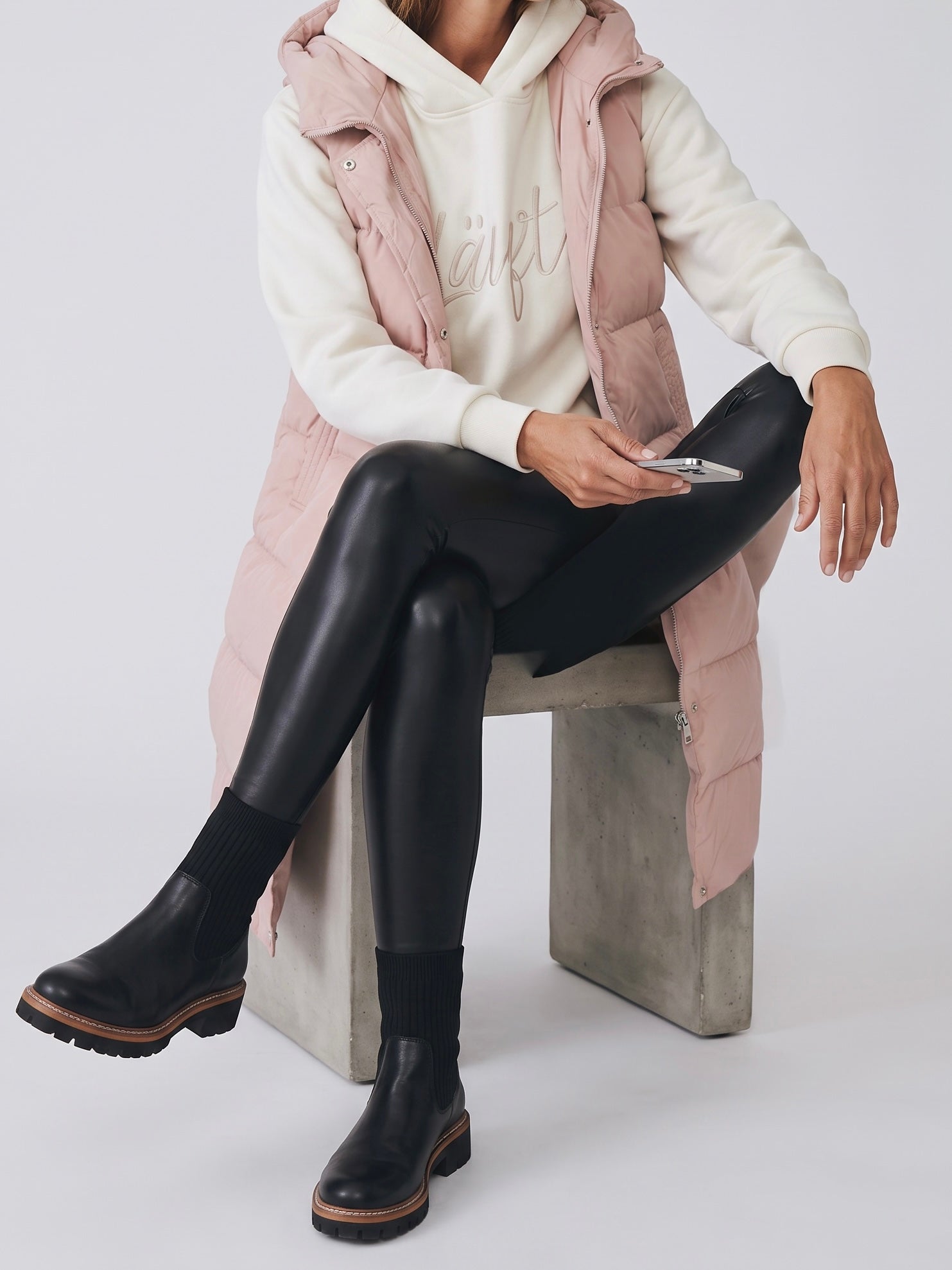 Ärmelloser mollig warmer Mantel in rosa