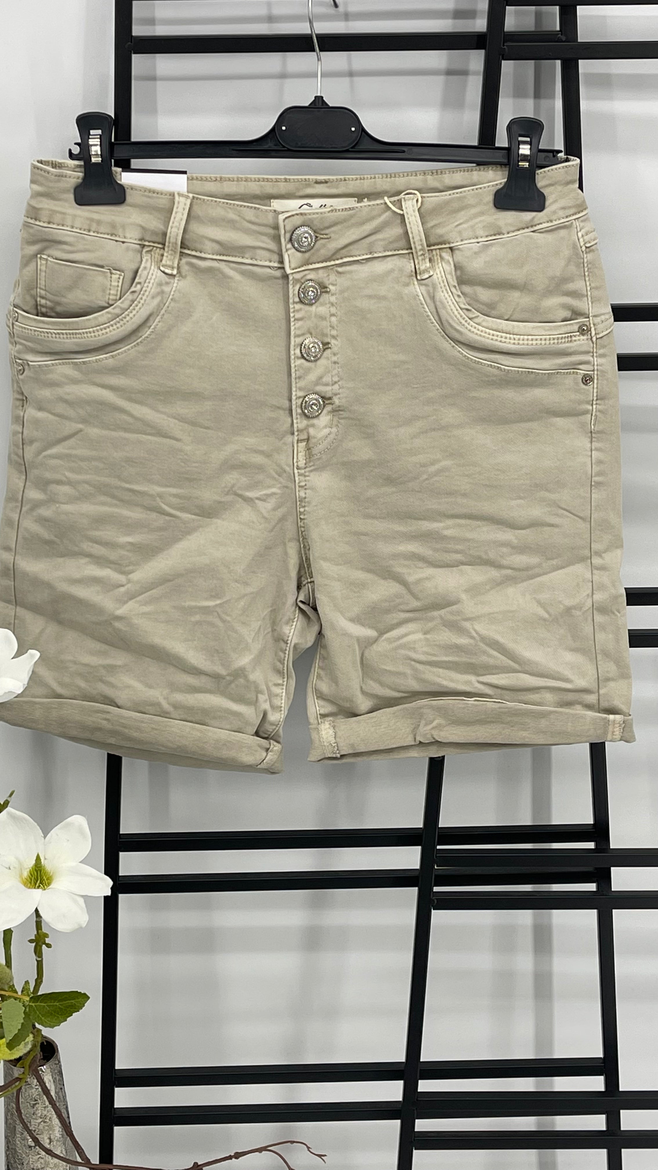 !!!!KEINE RETOURE MÖGLICH!!!! 
Jeans - Short Gr. 34 - 42