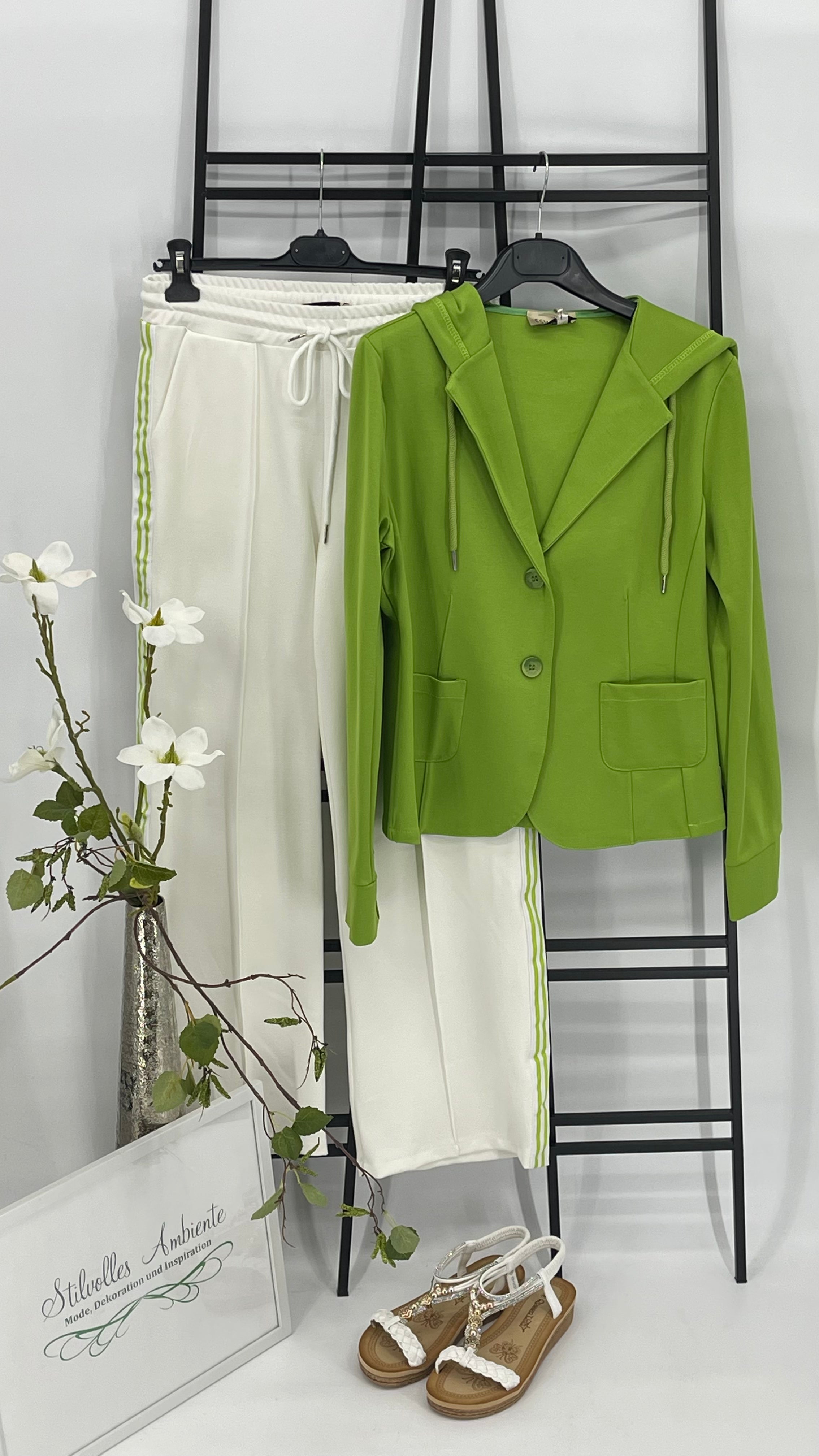 !!!!KEINE RETOURE MÖGLICH!!!! Jogpant „Esvivid“ Gr. 34 - 44 in weiß - grün