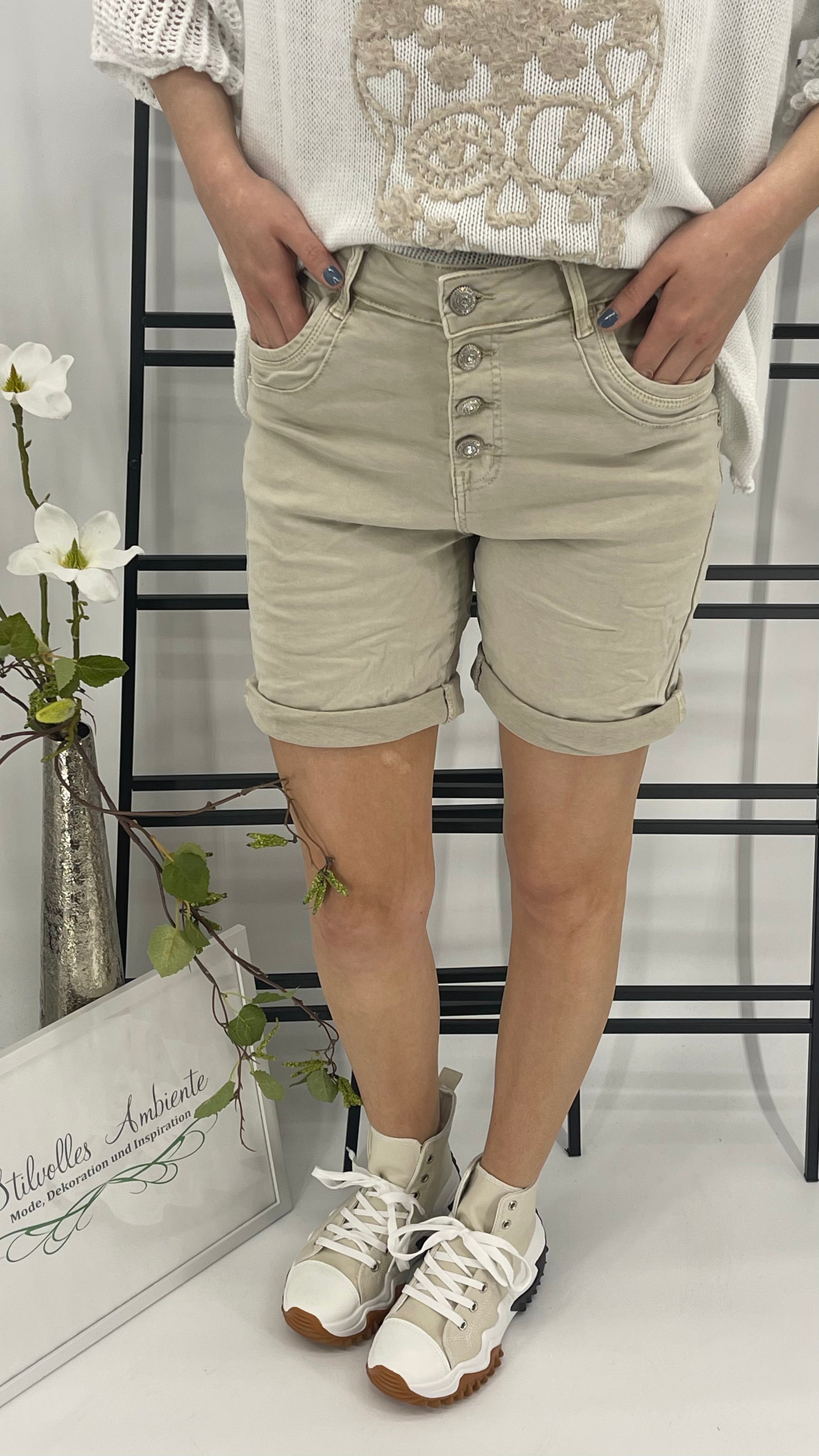 !!!!KEINE RETOURE MÖGLICH!!!! 
Jeans - Short Gr. 34 - 42