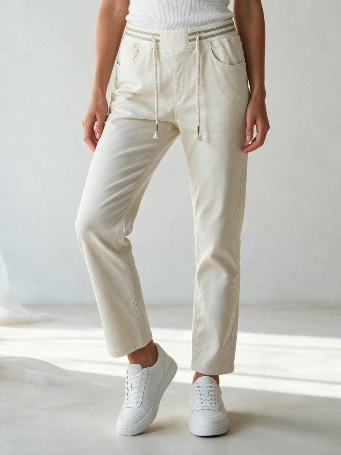 Jeans mit Kordelzug in 3 Farben