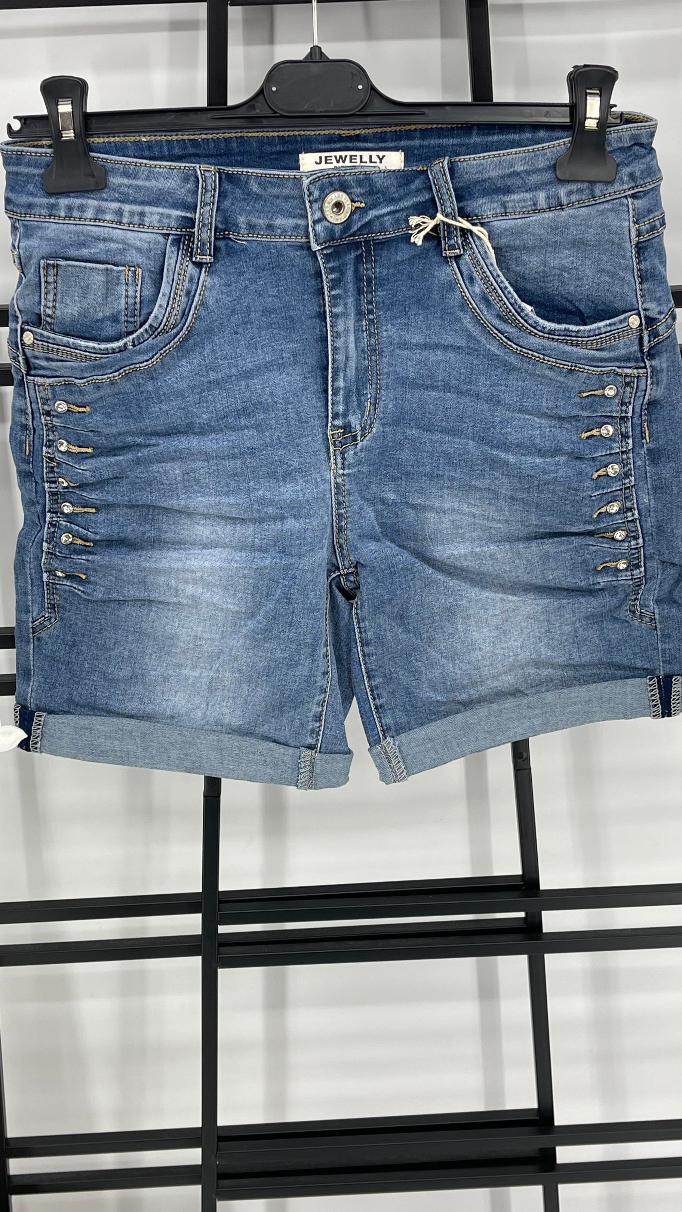 !!!!KEINE RETOURE MÖGLICH!!!! 
Jeans - Short Gr. 34 - 42