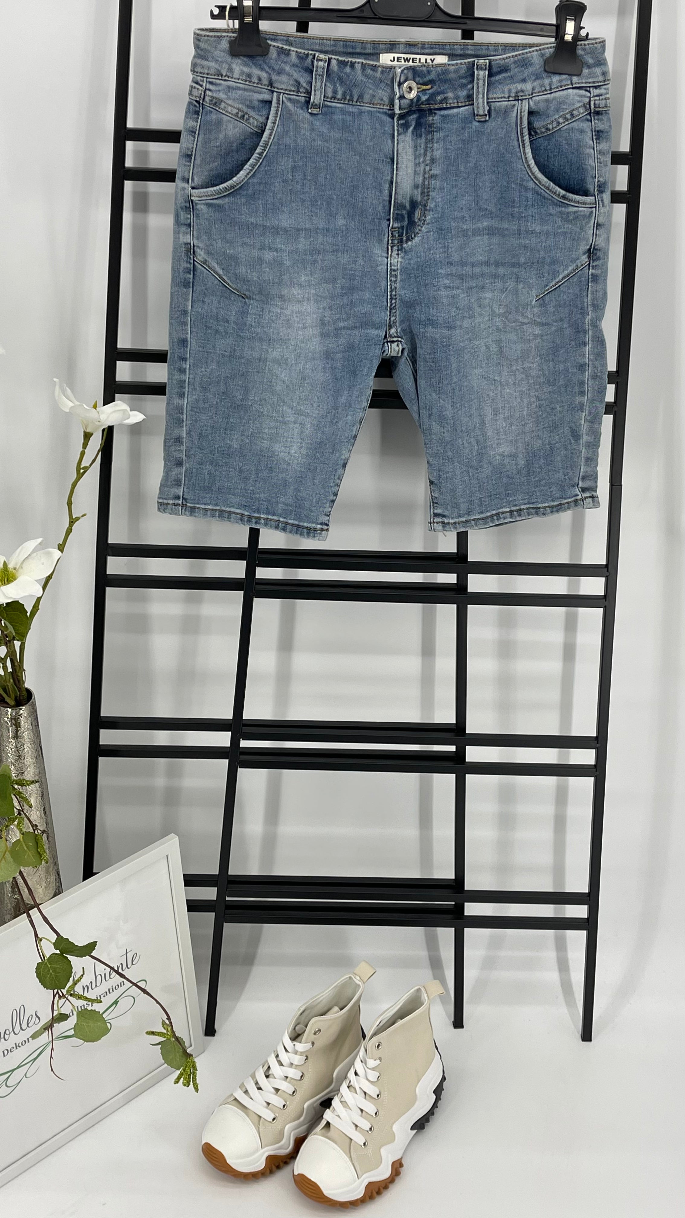 !!!!KEINE RETOURE MÖGLICH!!!! 
Jeans - Short Gr. 34 - 42