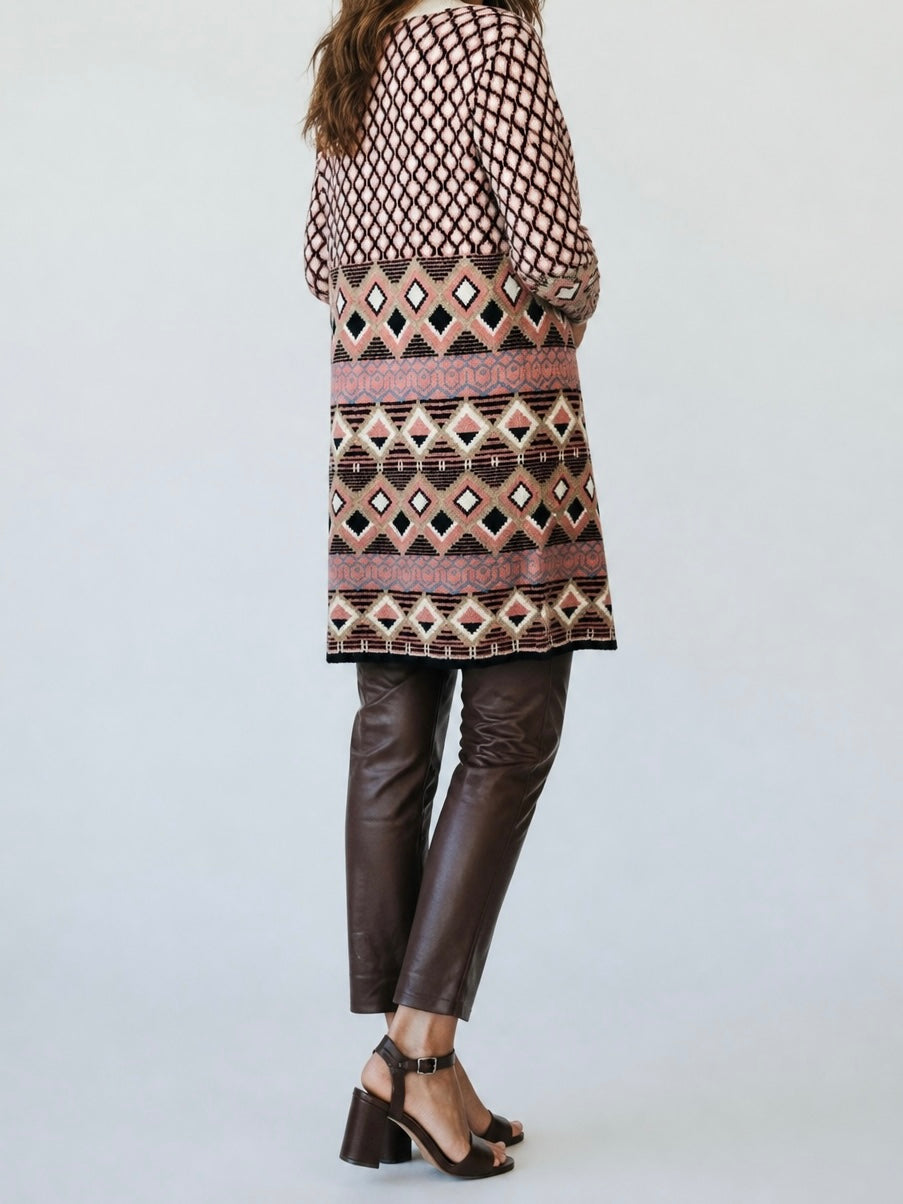 Warmer Strickmantel mit graphischem Muster in 2 Farben
