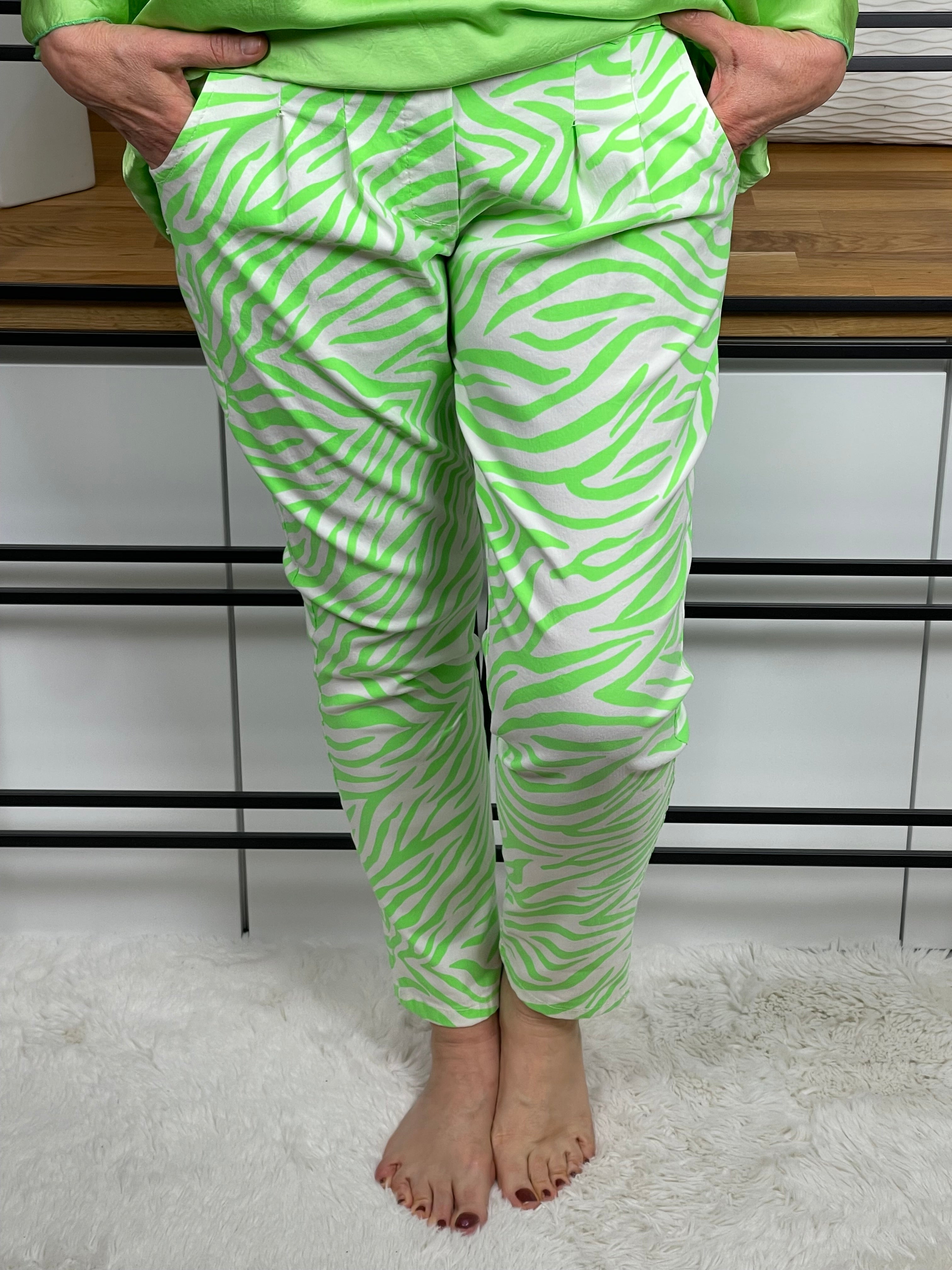 !!!!KEINE RETOURE MÖGLICH!!!! 
Jogpant mit Gürtel Einheitsgrösse Gr. 38 - 40/42 in 2 Farben