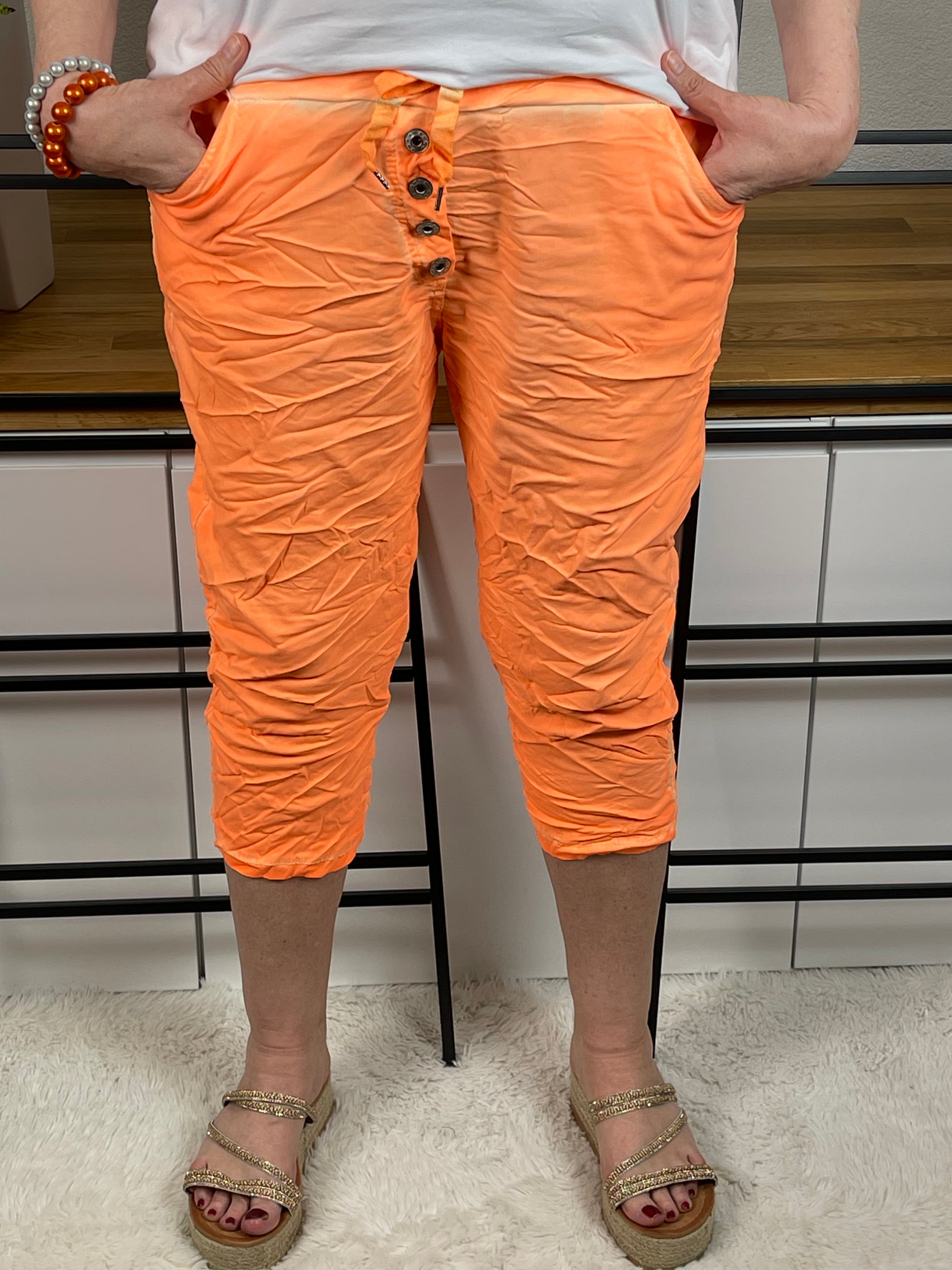 !!!!KEINE RETOURE MÖGLICH!!!!Damen - Jogpant 3/4 mit schöner Zier - Knopfleiste  Einheitsgrösse Gr. 42 - 48/50 in vielen Farben