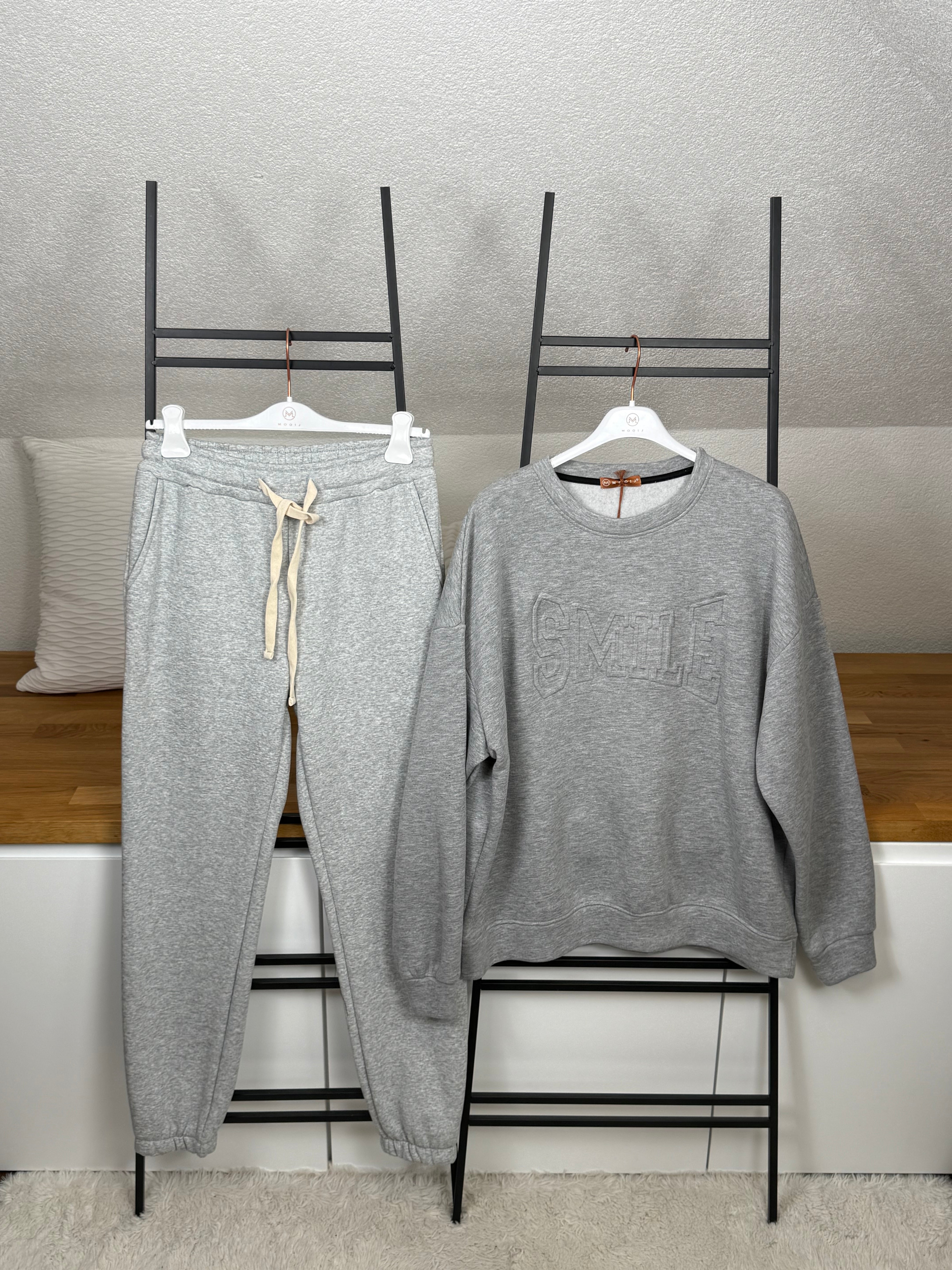 Hochwertiger Pullover „Smile“ in 3 Farben