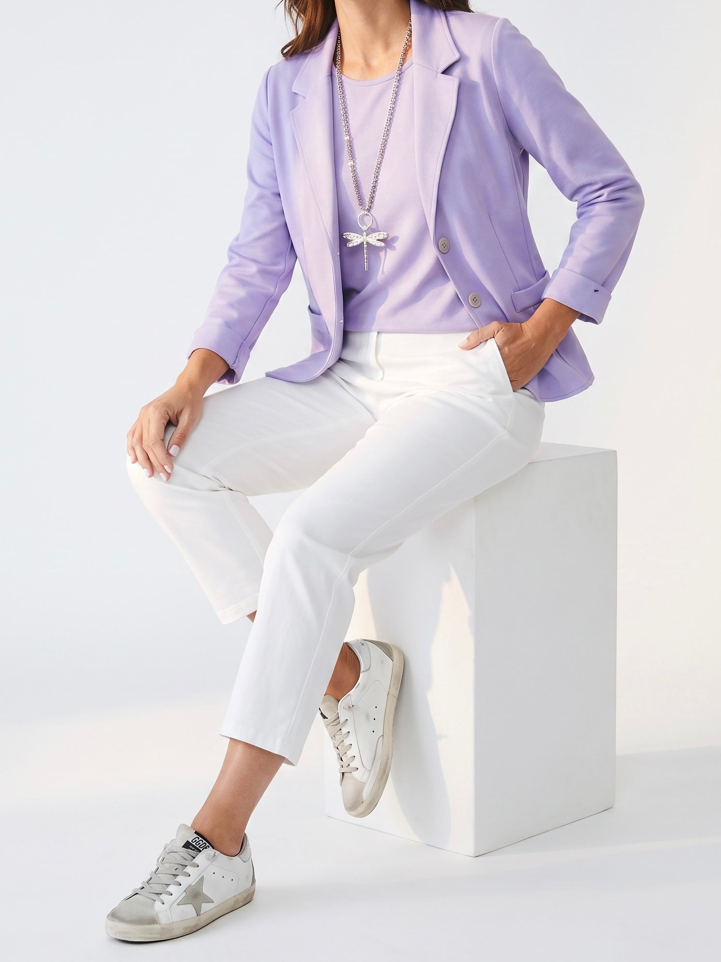 Eleganter leicht taillierter Blazer in flieder