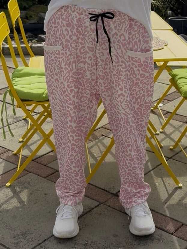 Fluffi BaggyJogpant mit  Animal Print Einheitsgröße Gr. 44 - 50 in rosa - weiß