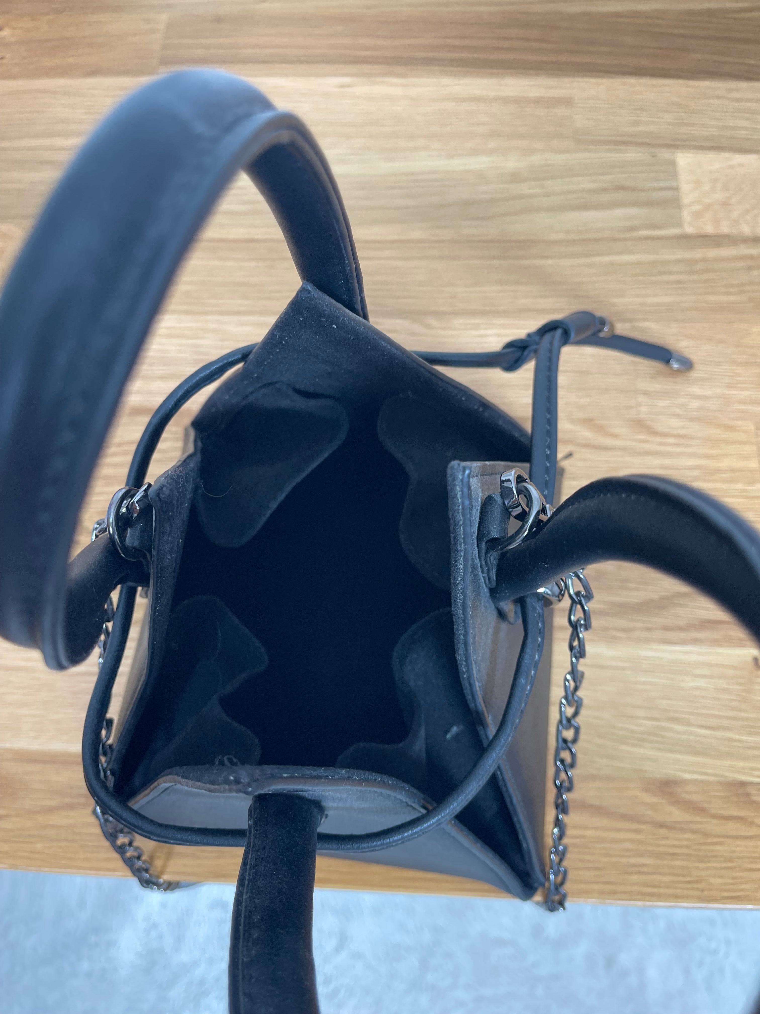 Elegante sehr edle Schulter - Tasche aus PU - Leder in schwarz