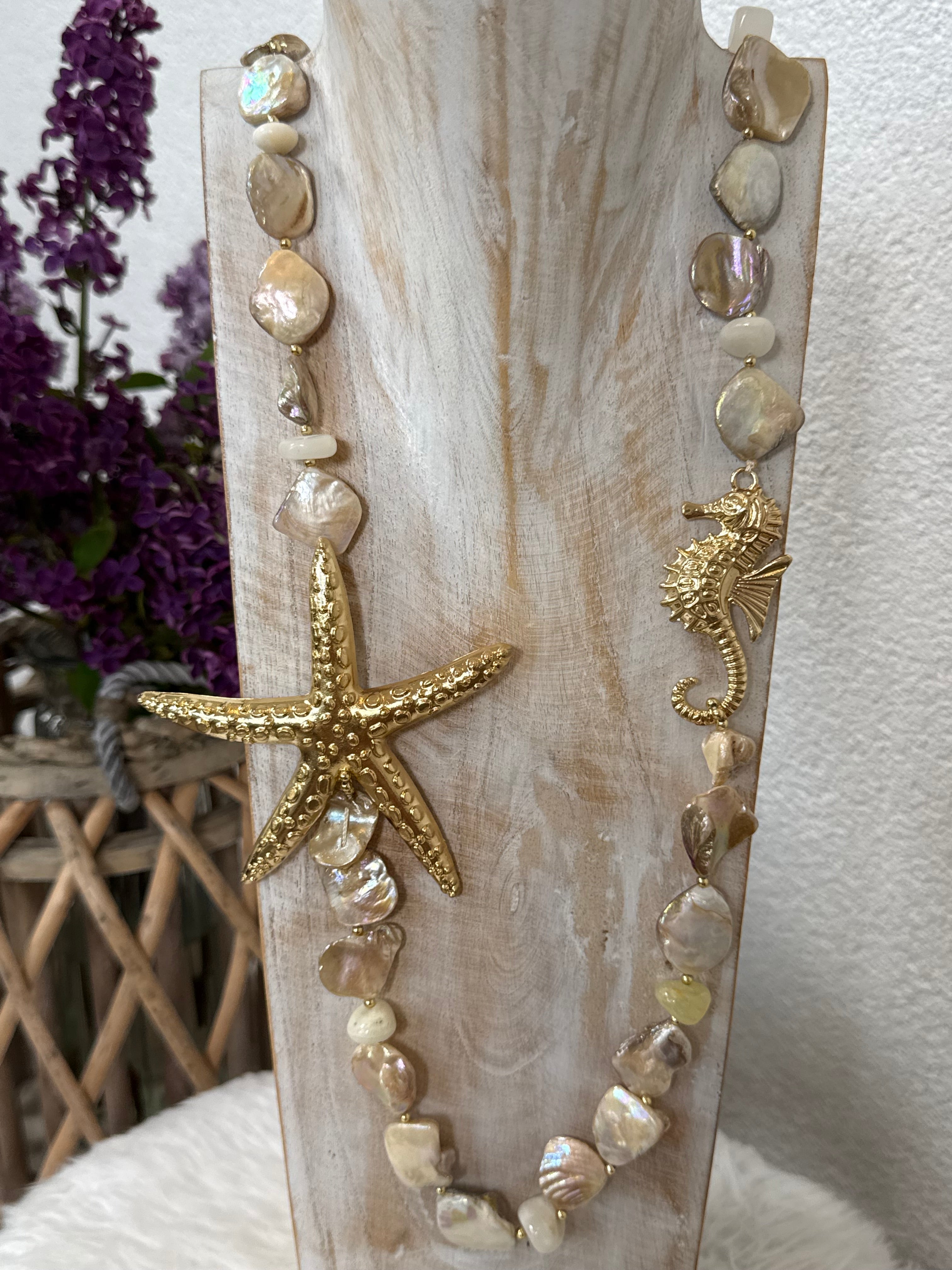 Lange Kette - „Boho“ maritim in perlmutt - gold