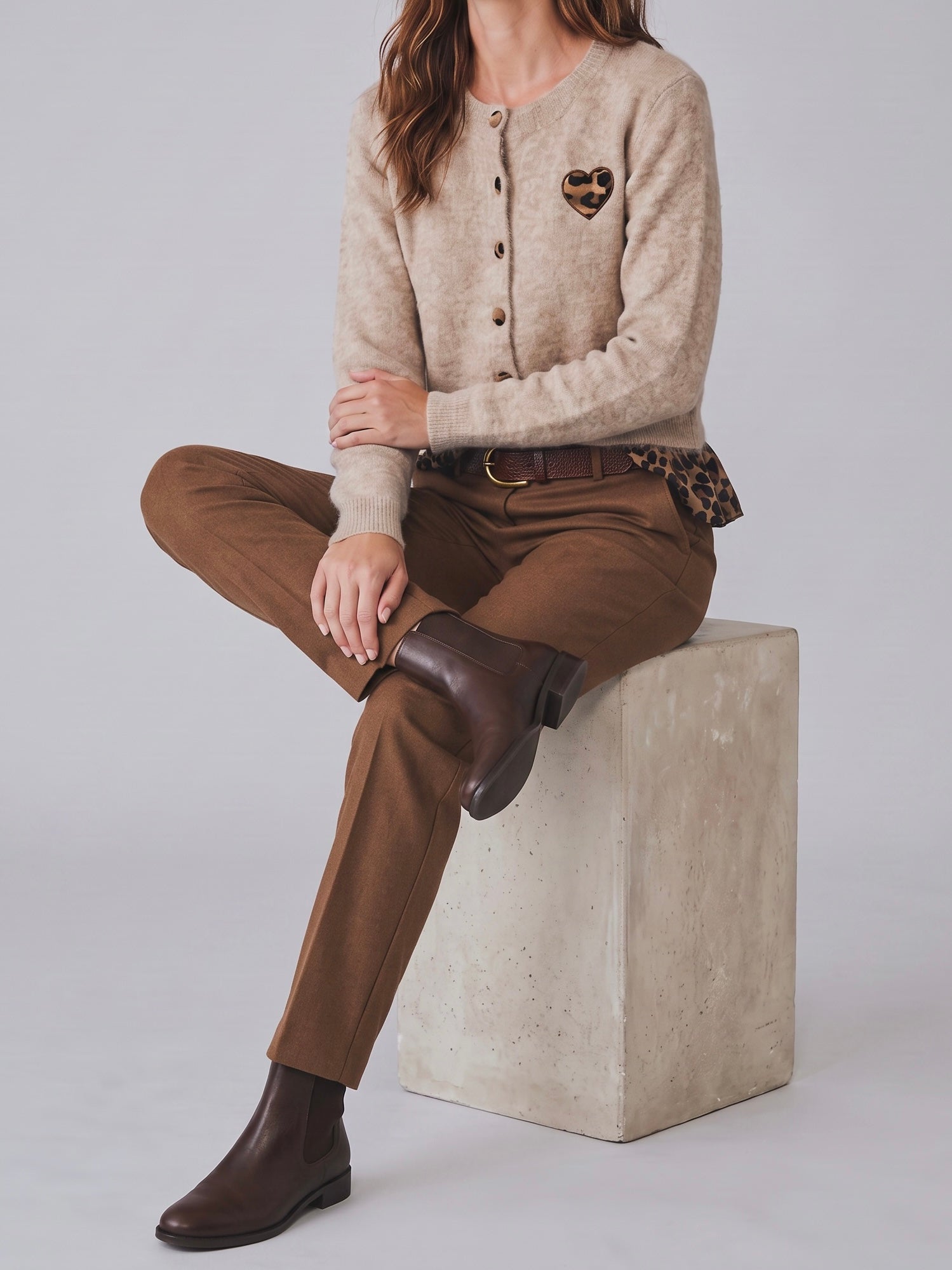Esvivid Feinstrick - Jacke  mit tollen „Animal Print“ Details in beige - melliert