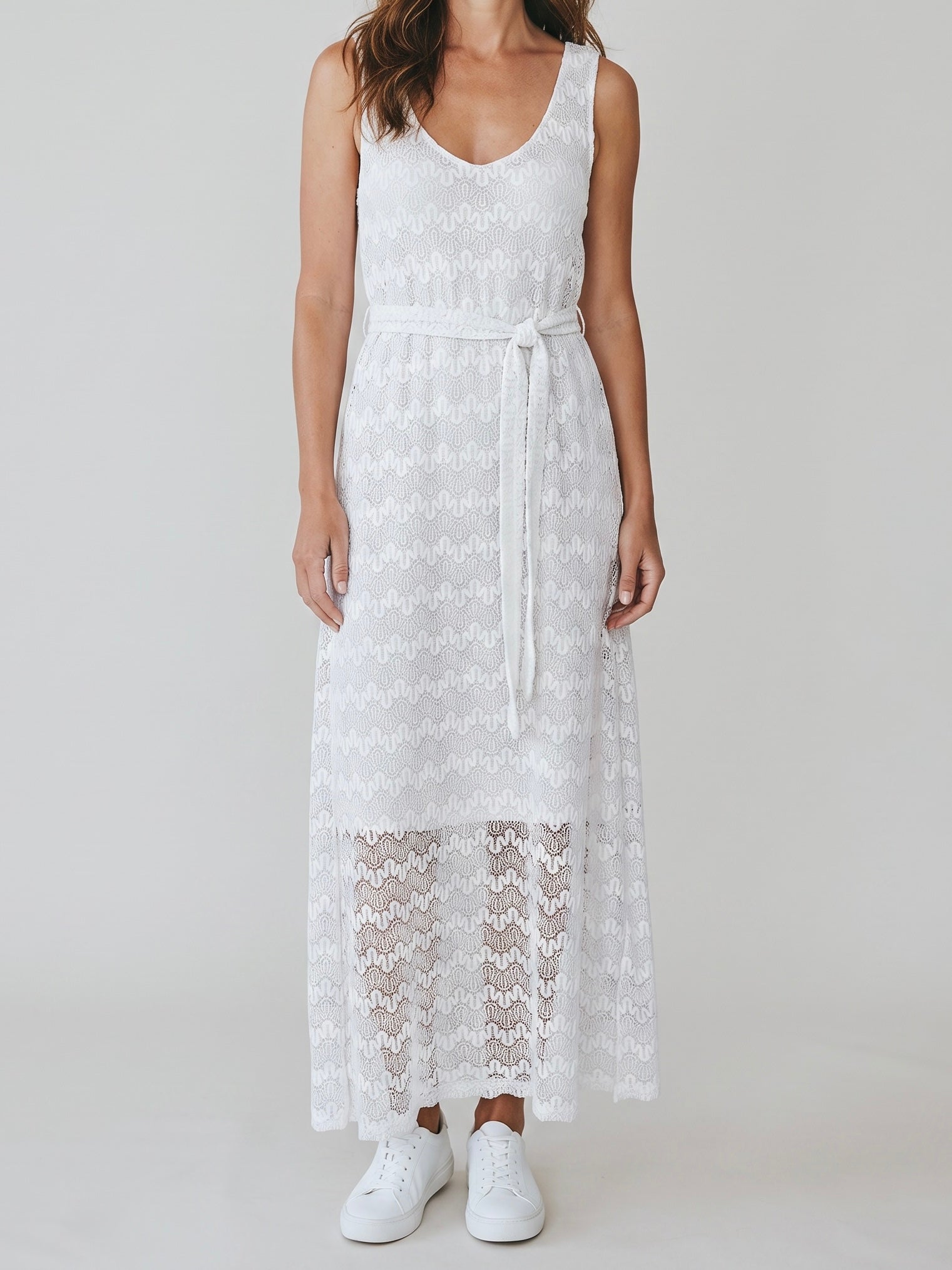 Elegantes Spitzen - Maxikleid in weiß
