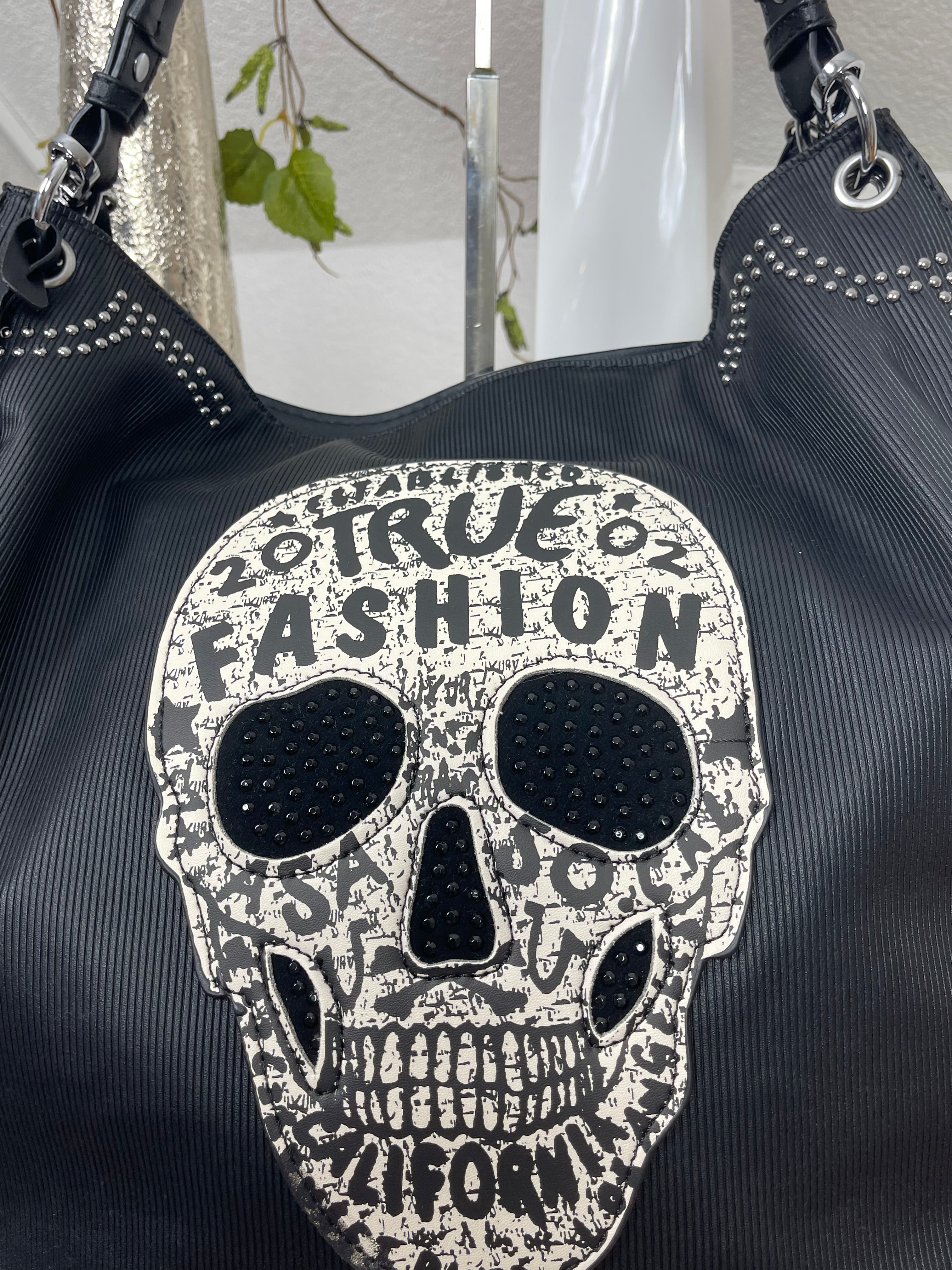 Hochwertige Tasche „Skull“ in schwarz