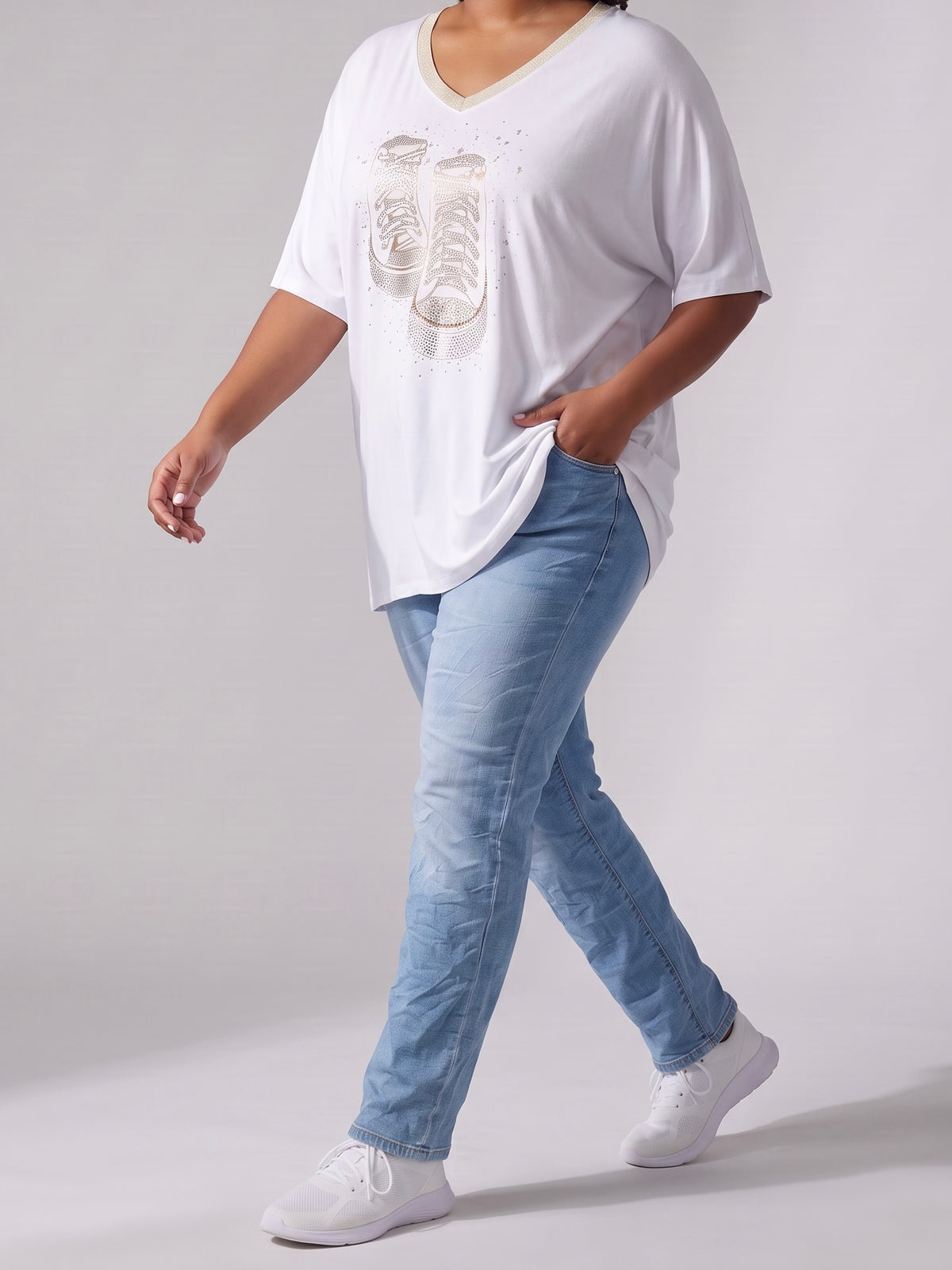 Hochwertiges T - Shirt „Sneaker“ mit Glitzer und Pailletten in 2 Farben