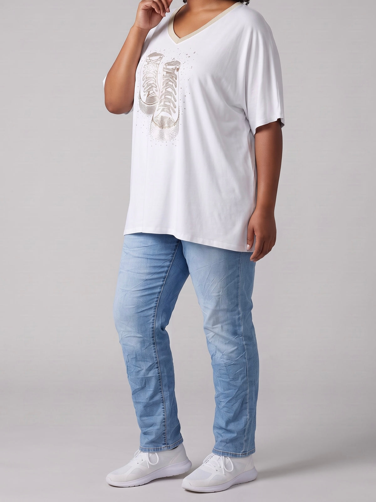 Hochwertiges T - Shirt „Sneaker“ mit Glitzer und Pailletten in 2 Farben