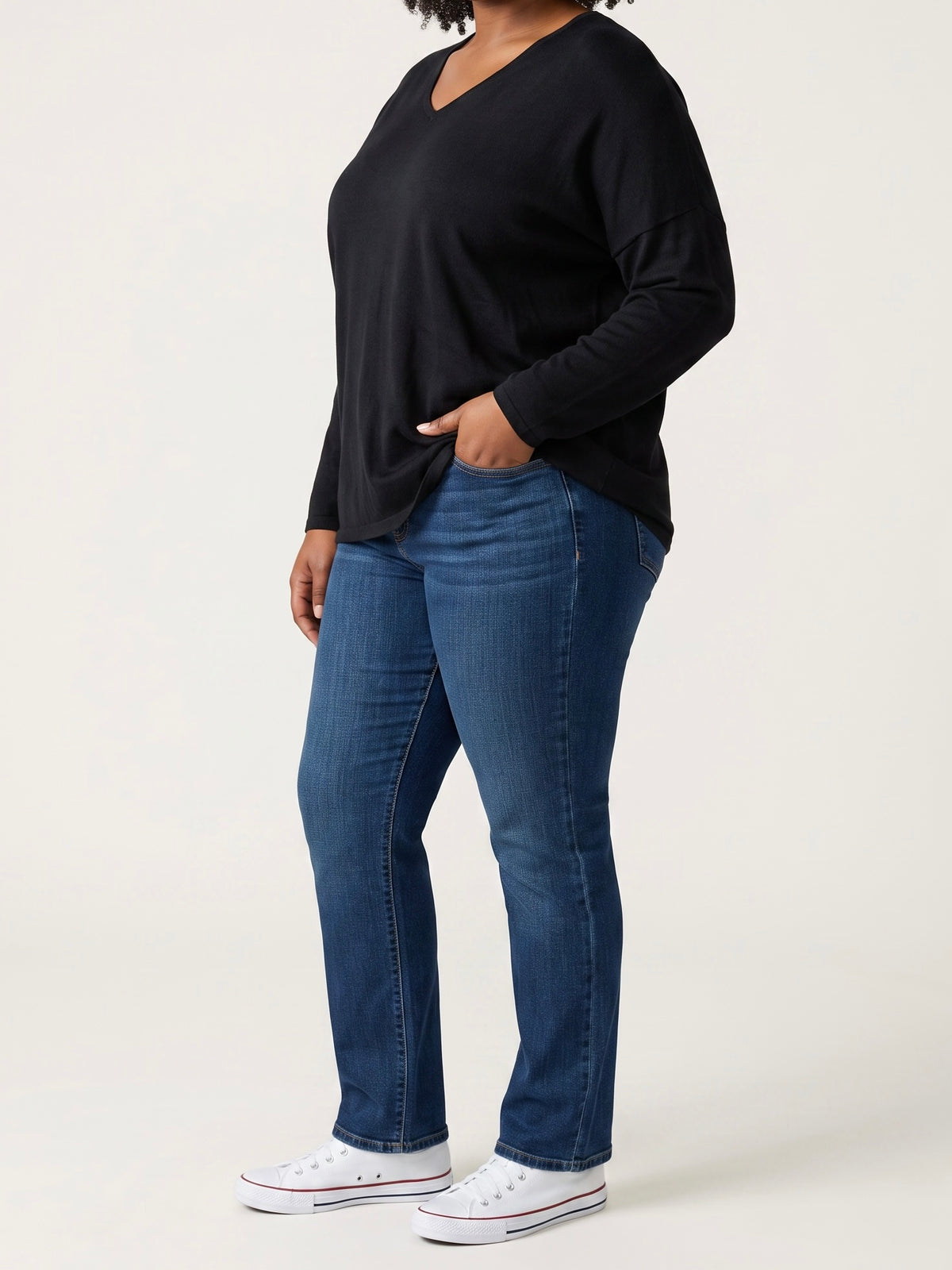 Filigraner V - Feinstrick - Pullover in vielen Farben