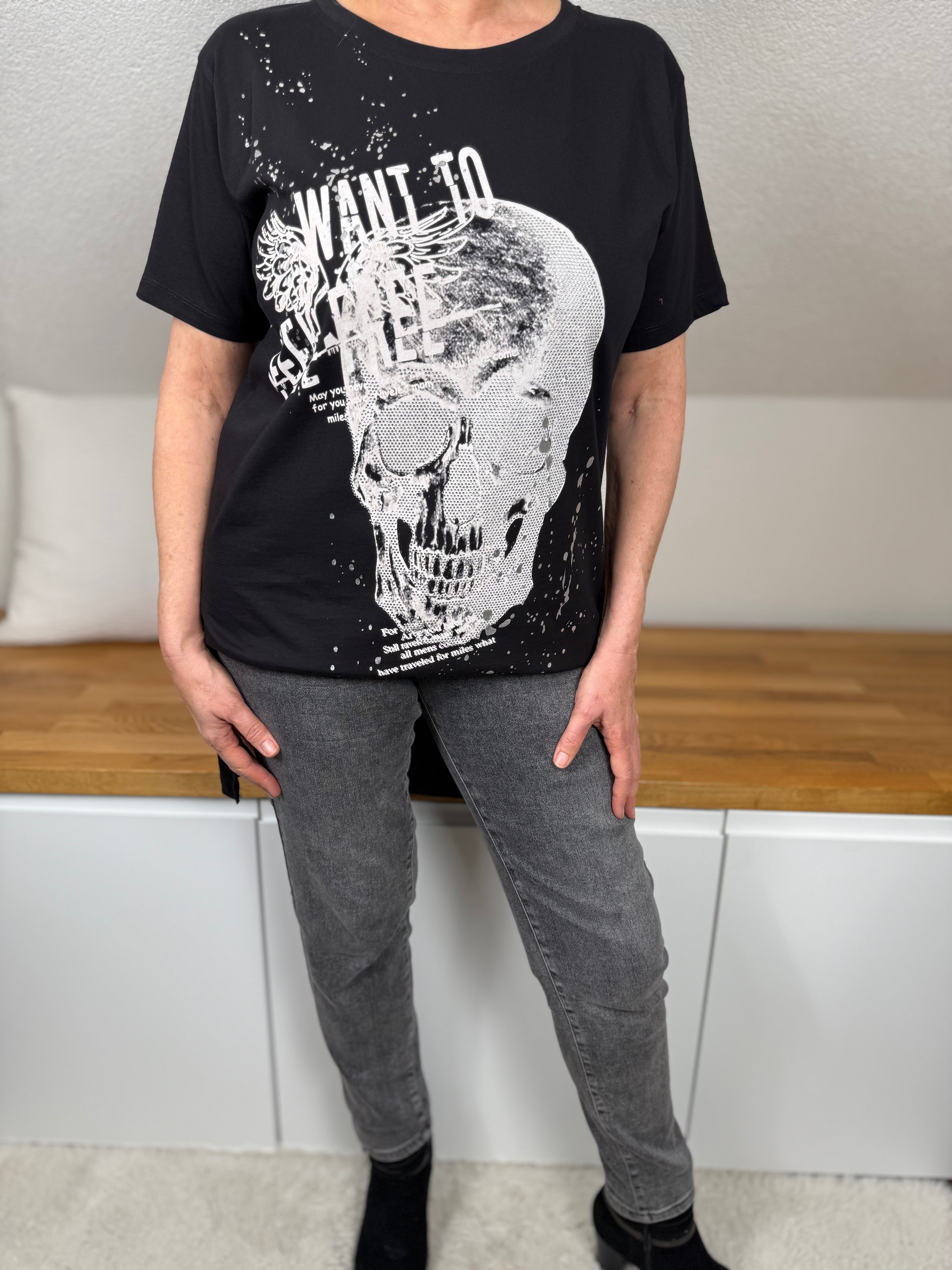 T-Shirt „Totenkopf“ von EU-Queen Gr. 36 bis 48