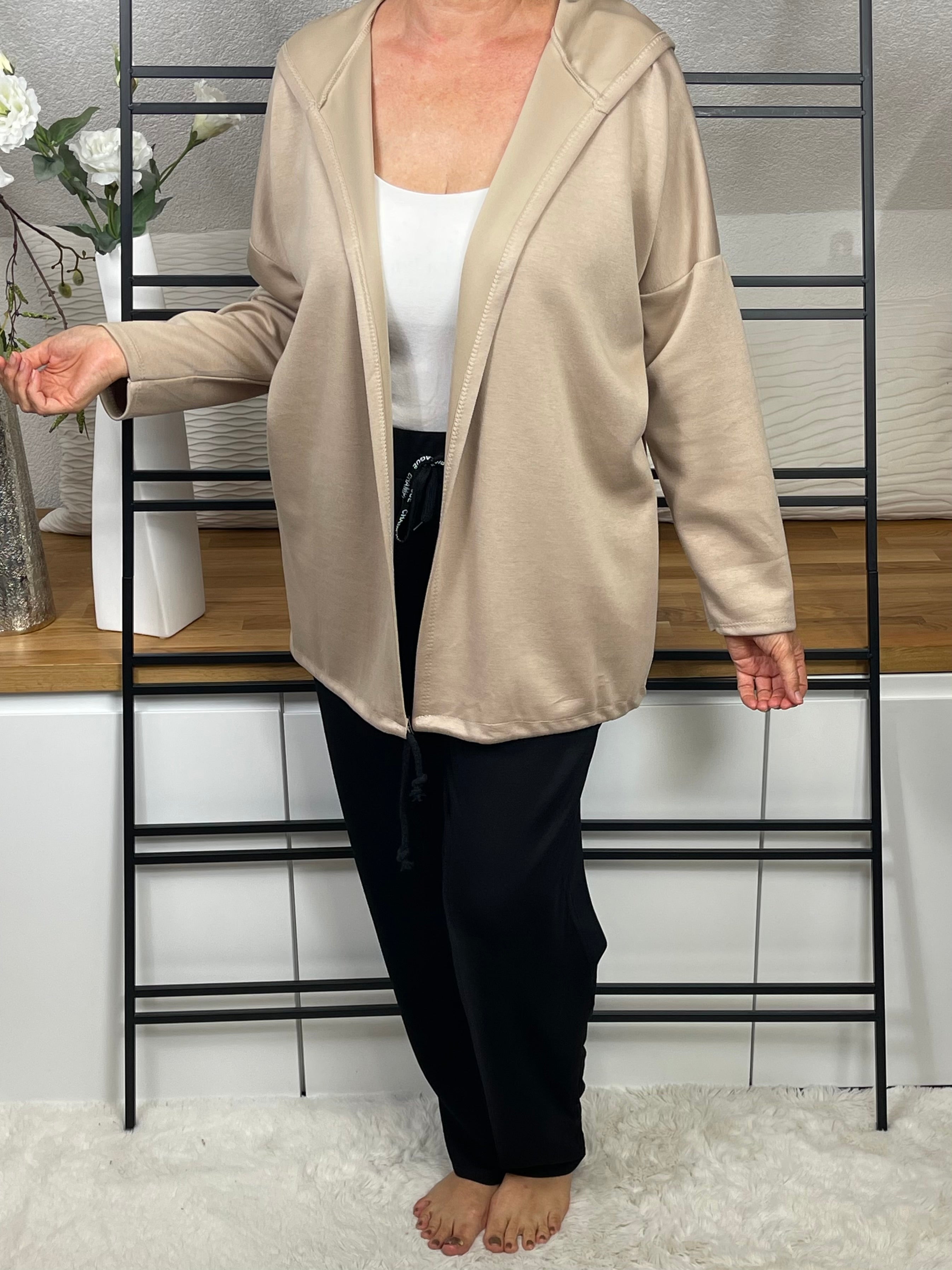 Damen „Fluffi“ Jacke mit Sneakern Einheitsgrösse Gr. 38 - 46 in 3 Farben