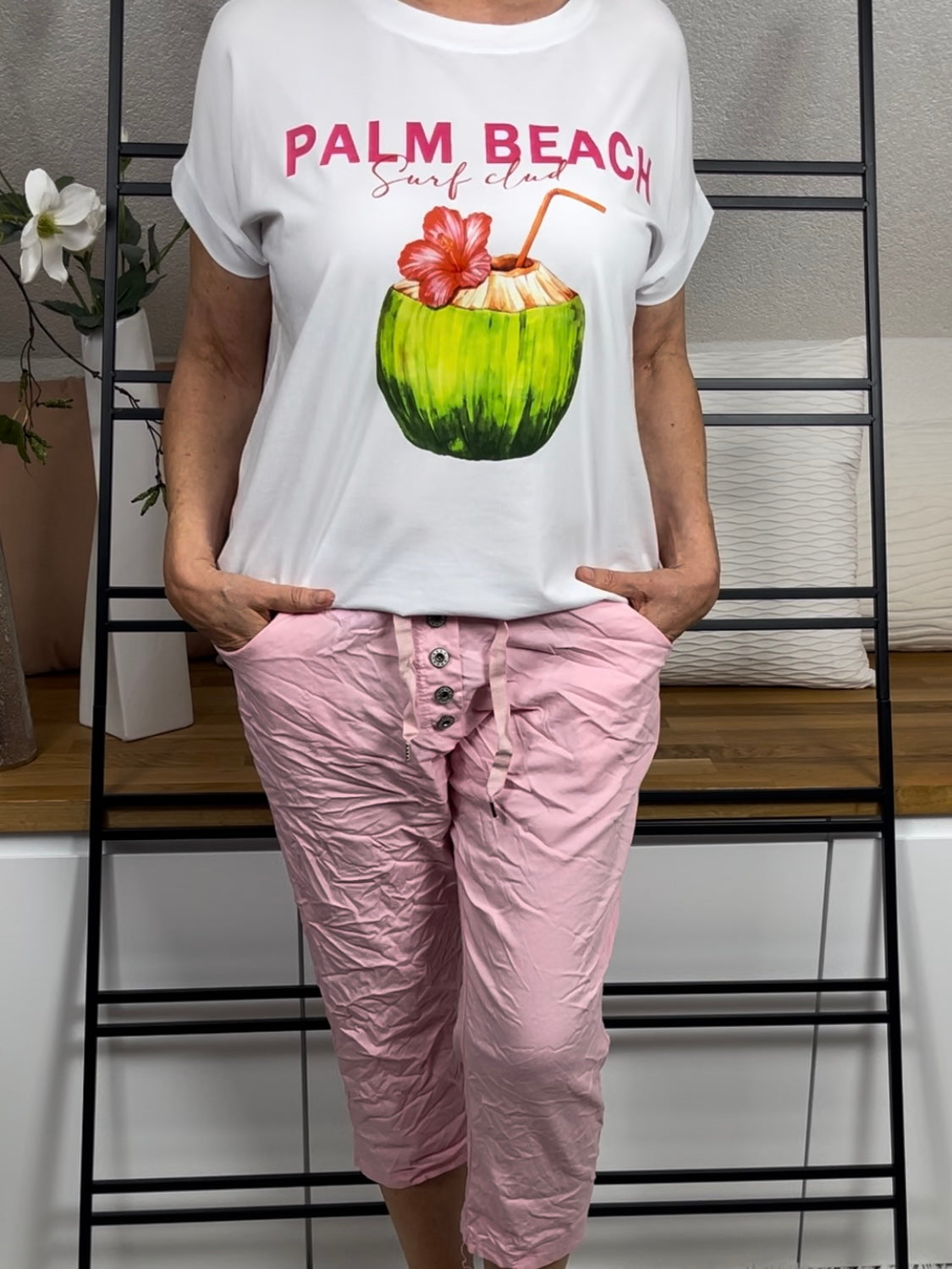 !!!!KEINE RETOURE MÖGLICH!!!!Damen - Jogpant 3/4 mit schöner Zier - Knopfleiste  Einheitsgrösse Gr. 42 - 48/50 in vielen Farben