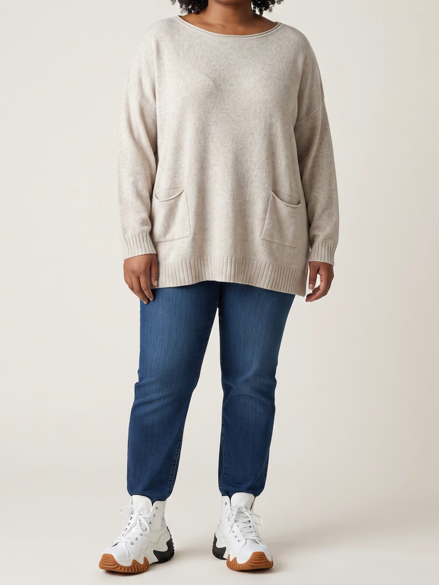 Feinstrick - Pullover mit seitlichen Taschen im beige