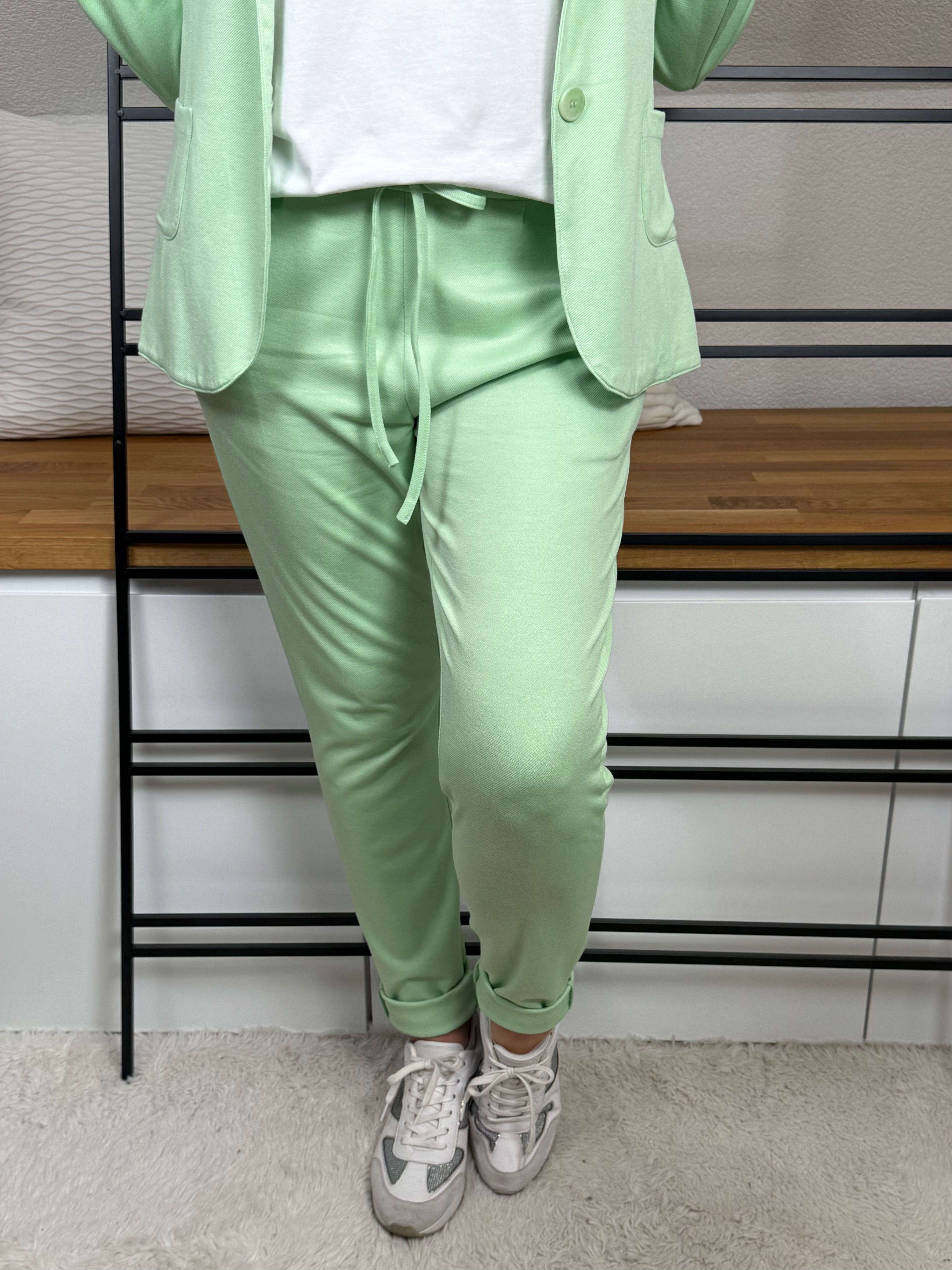 Jogpant „Esvivid“ Gr. 42 -44 in 2 Farben