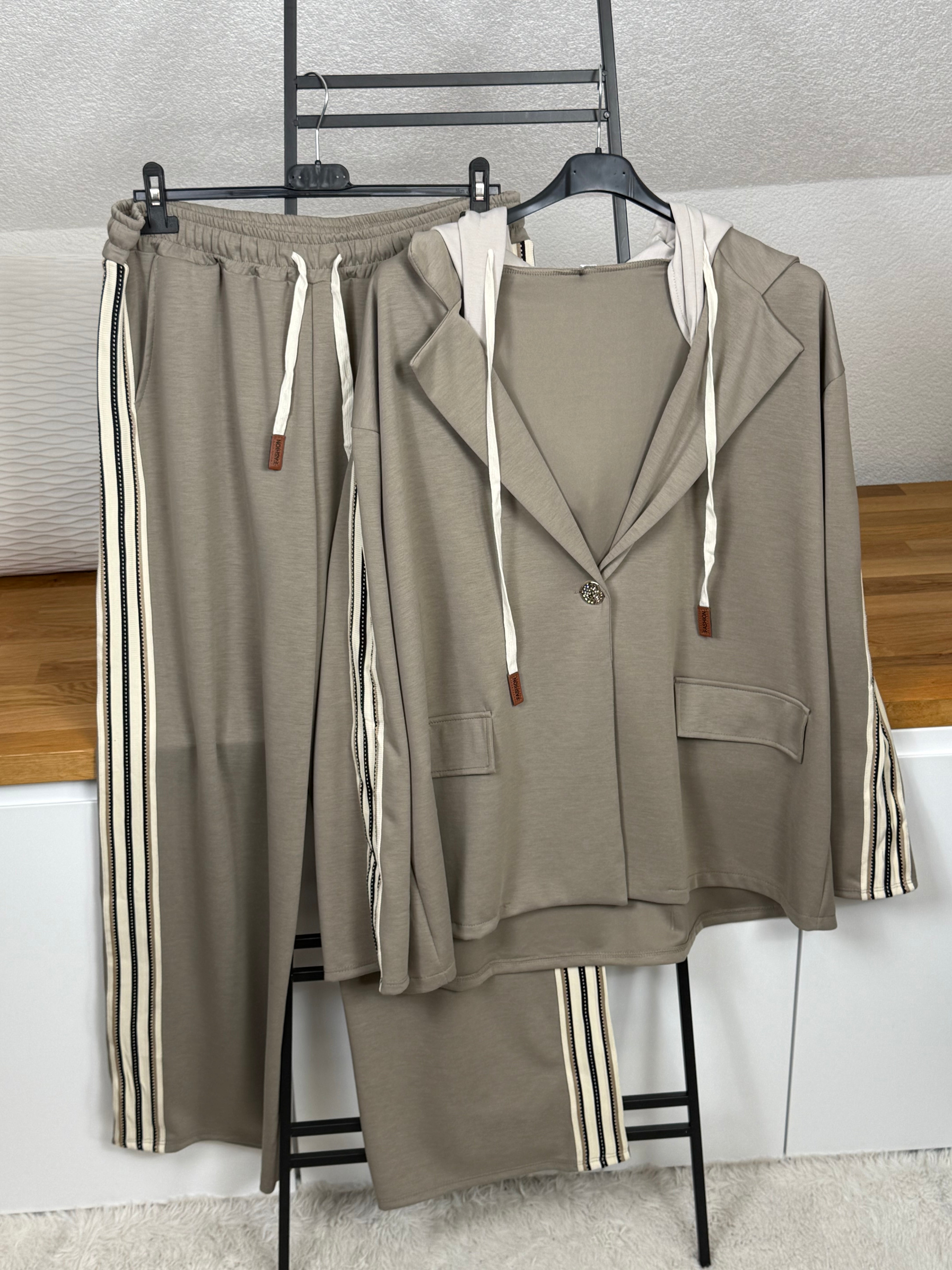 Elegante Damen Marlene „Fluffi“ mit Kordel und Galonstreifen Einheitsgröße Gr. 44 - 48 in 5 Farben