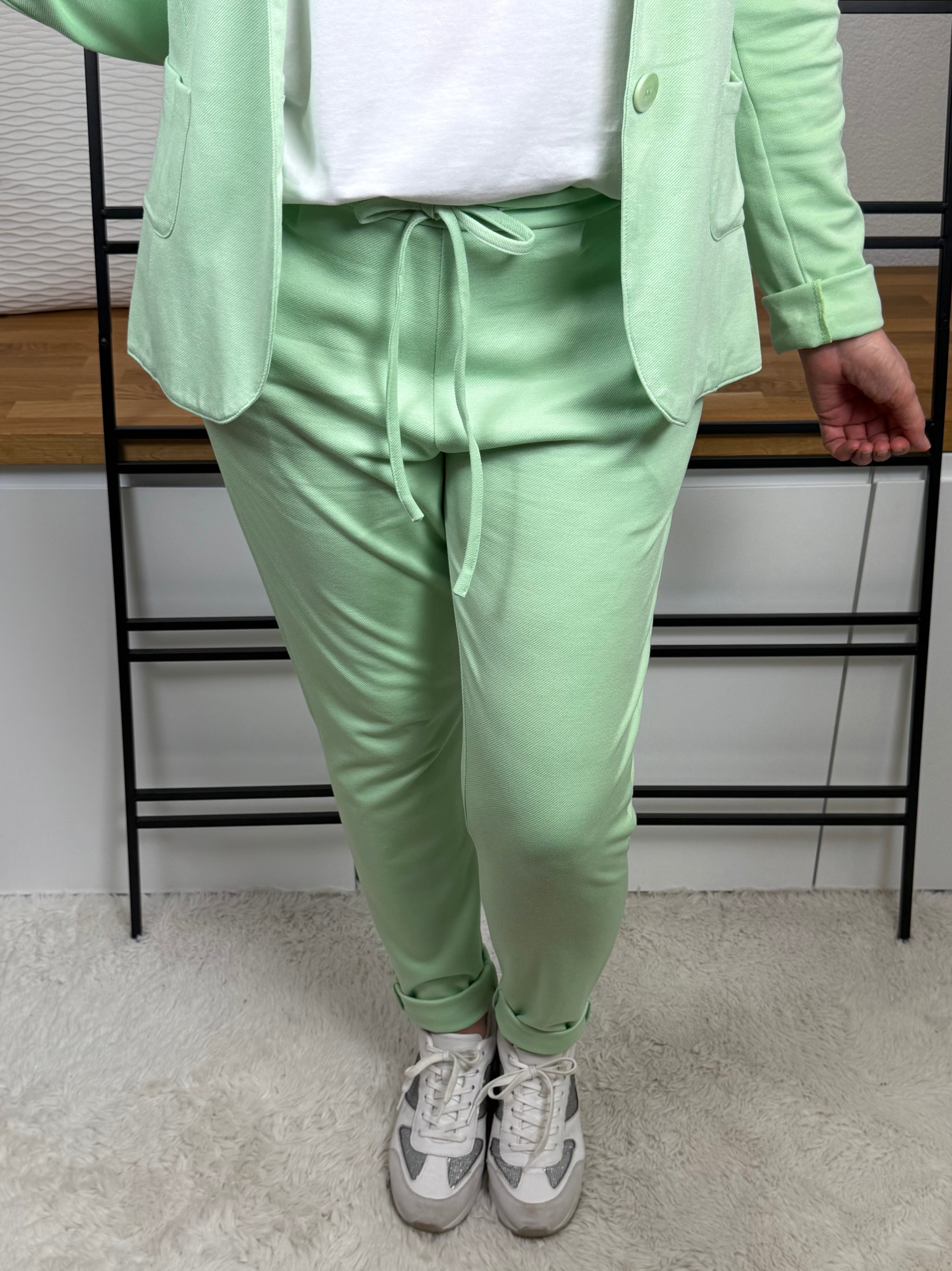 Leichte Jogpant von  „Esvivid“ Gr. 42 -44 in 2 Farben