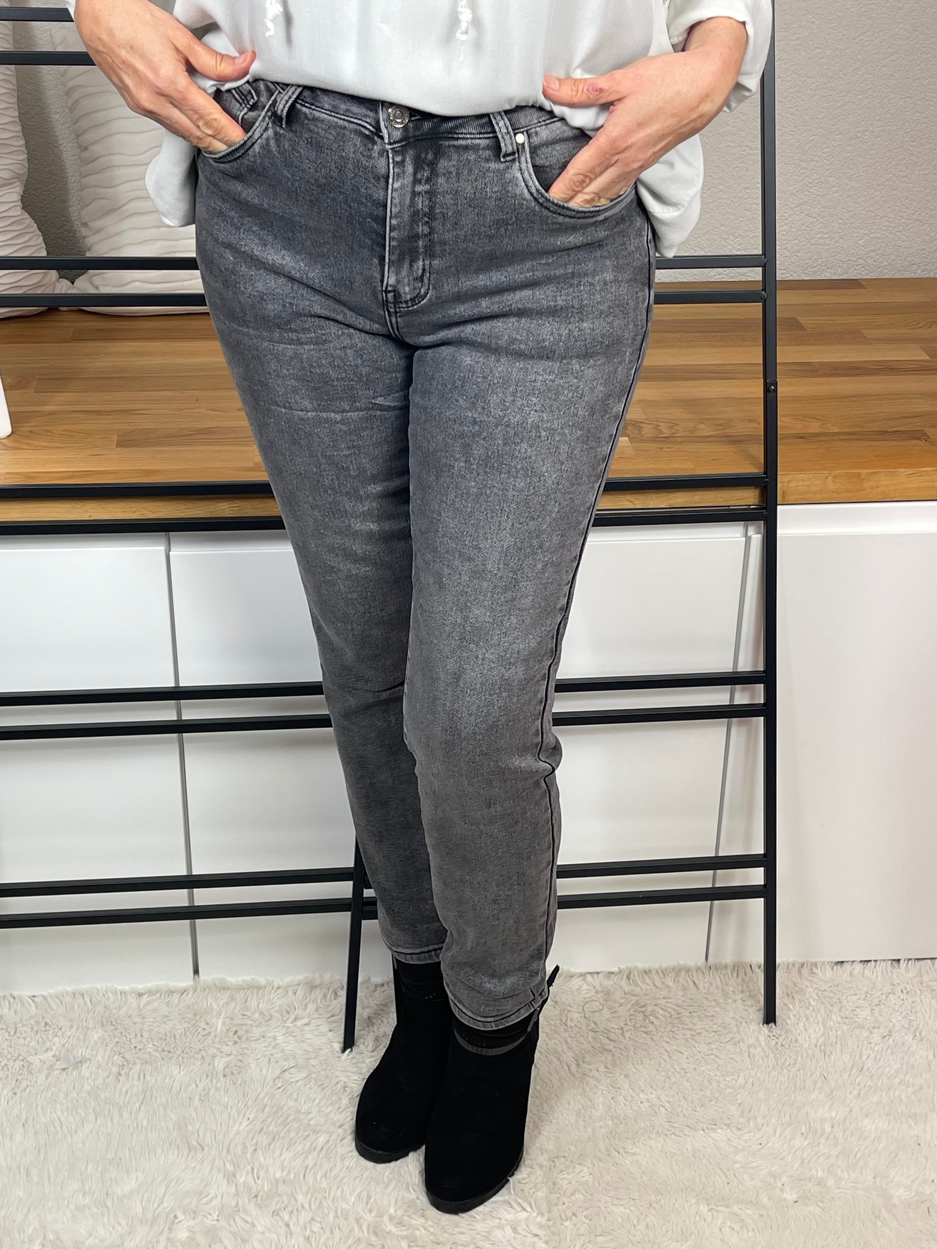 Damen Jeans mit schönem Farbverlauf Gr. 38 - 48 in dunkelgrau