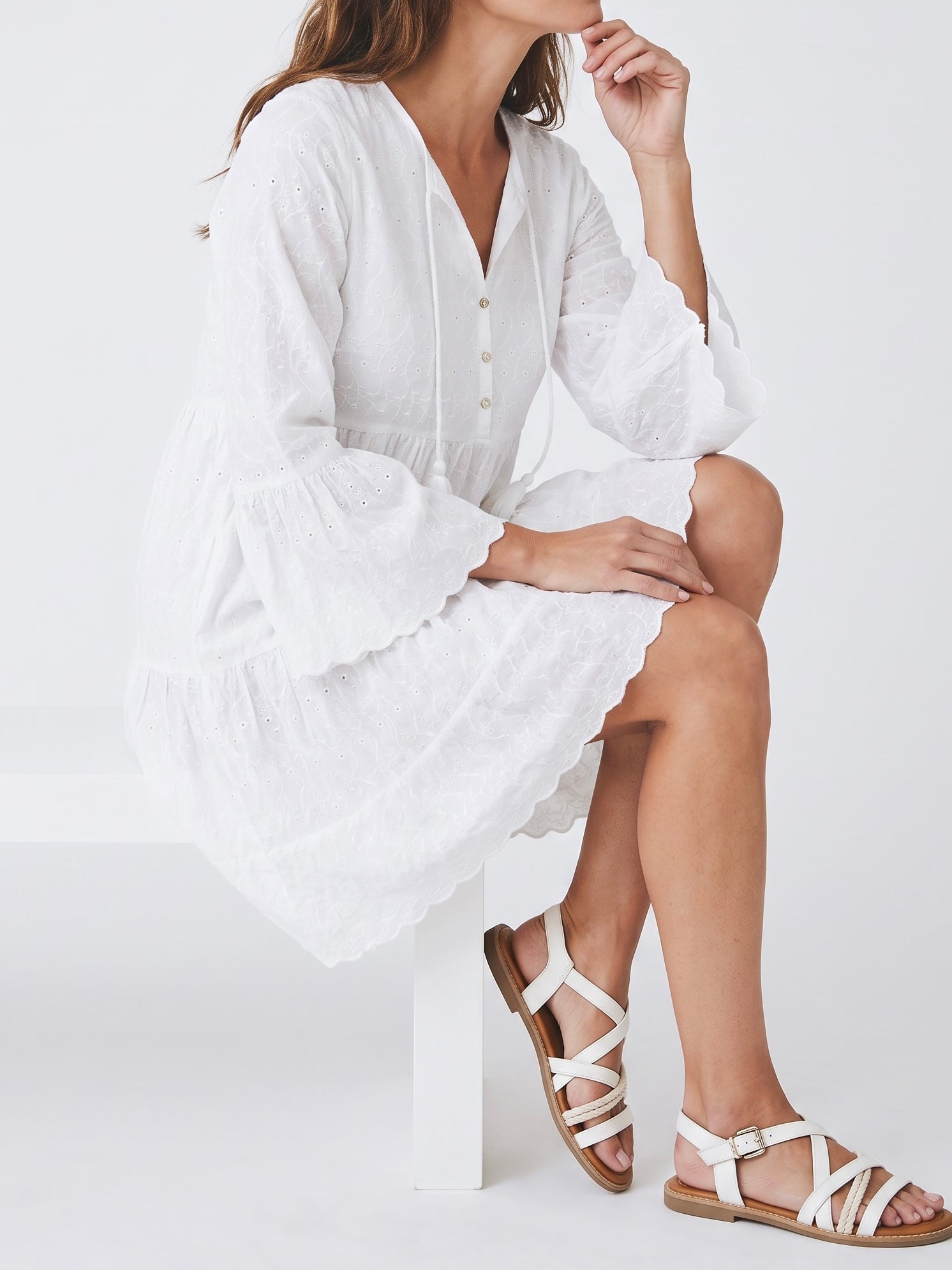 Boho - Tunika - Kleid mit Lochstickerei & Quasten in weiß