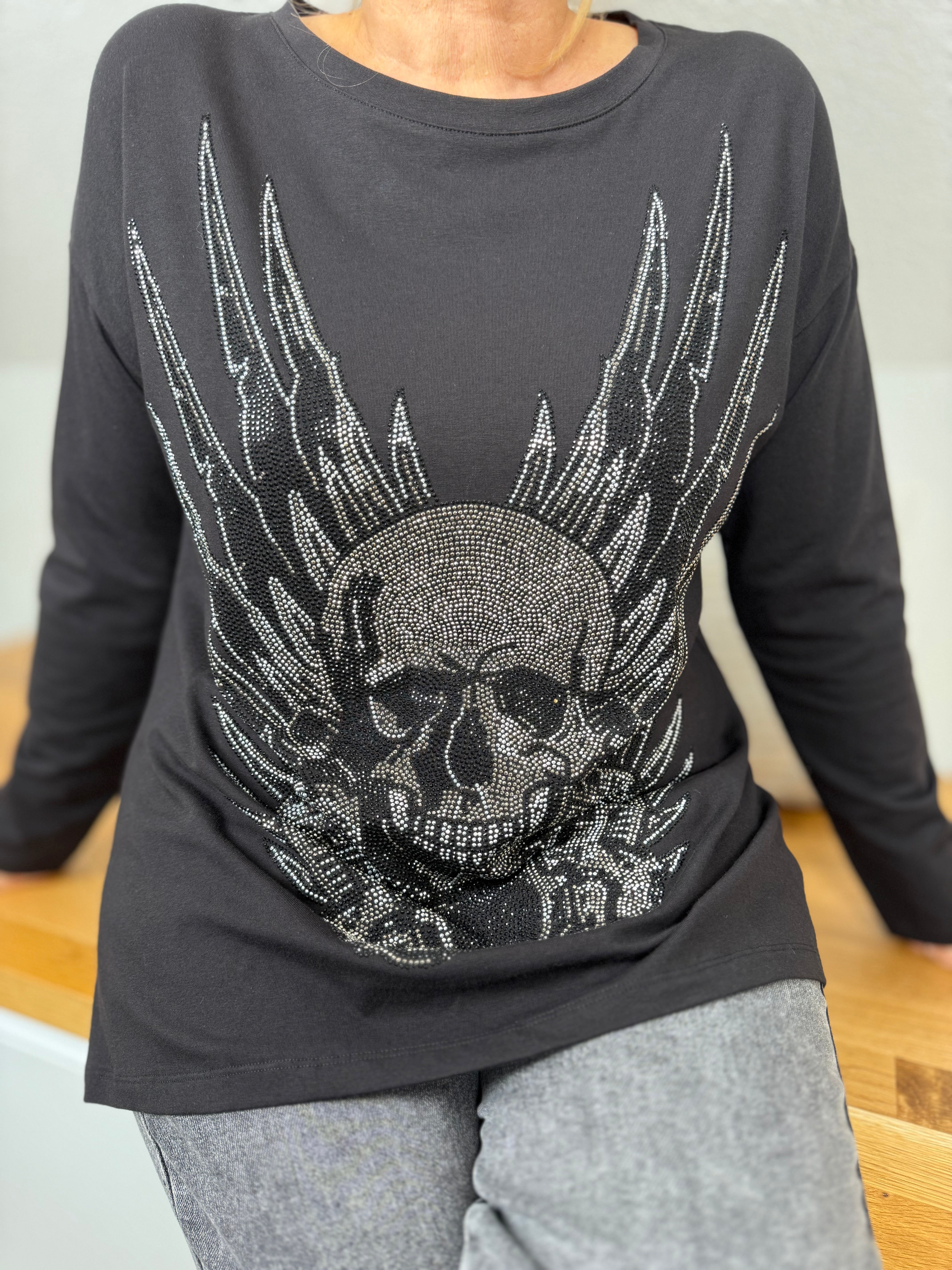 Longshirt „Totenkopf“ von EU-Queen Gr. 36 bis 48