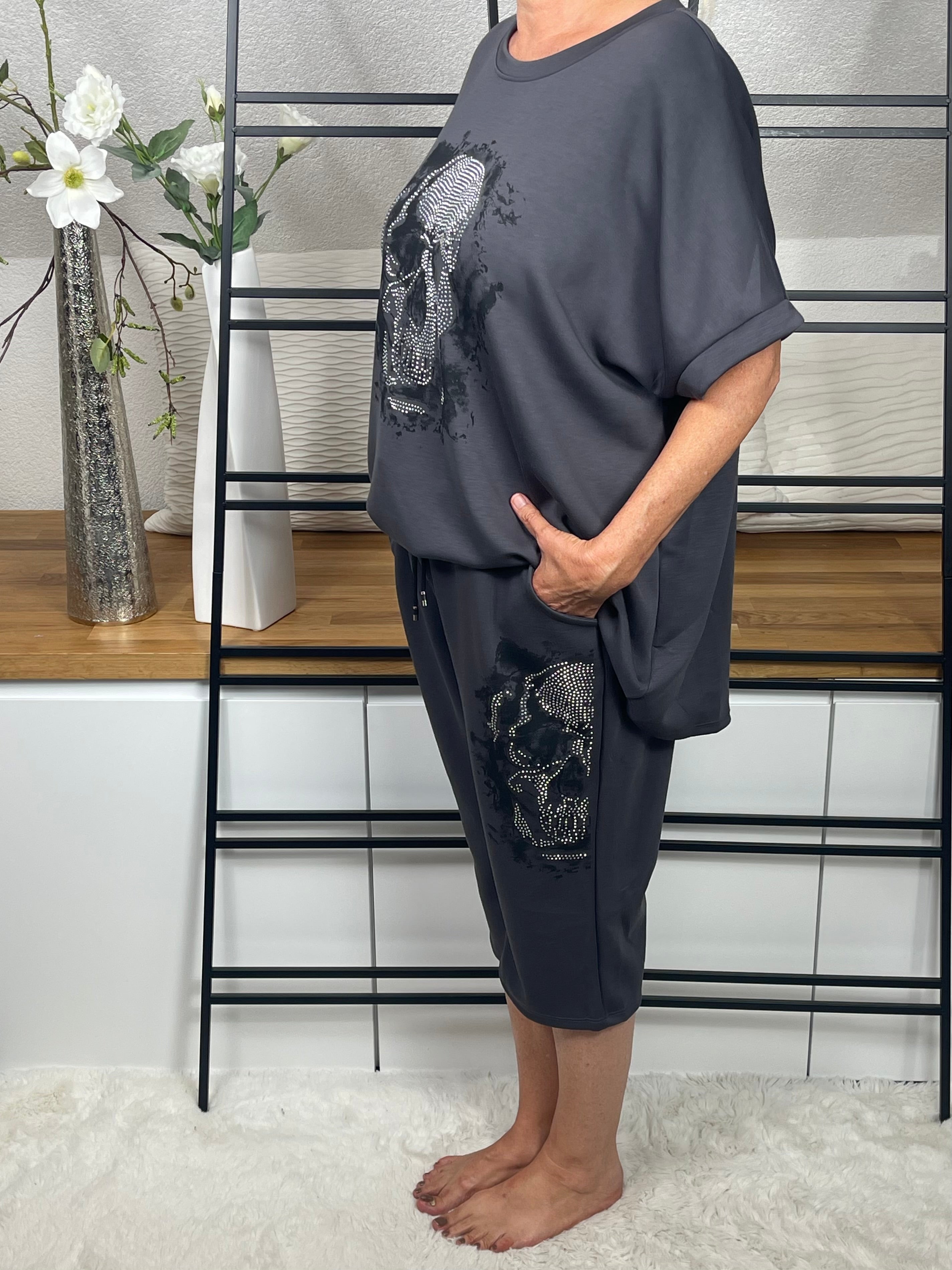 Damen 3/4 Jogpant „Fluffi Skull“ Einheitsgrösse Gr. 42/44 - 52 in 6 Farben